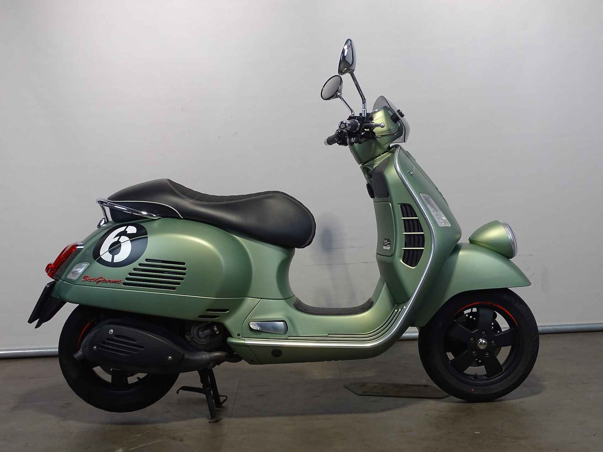 Vespa GTV 300 - 1/7