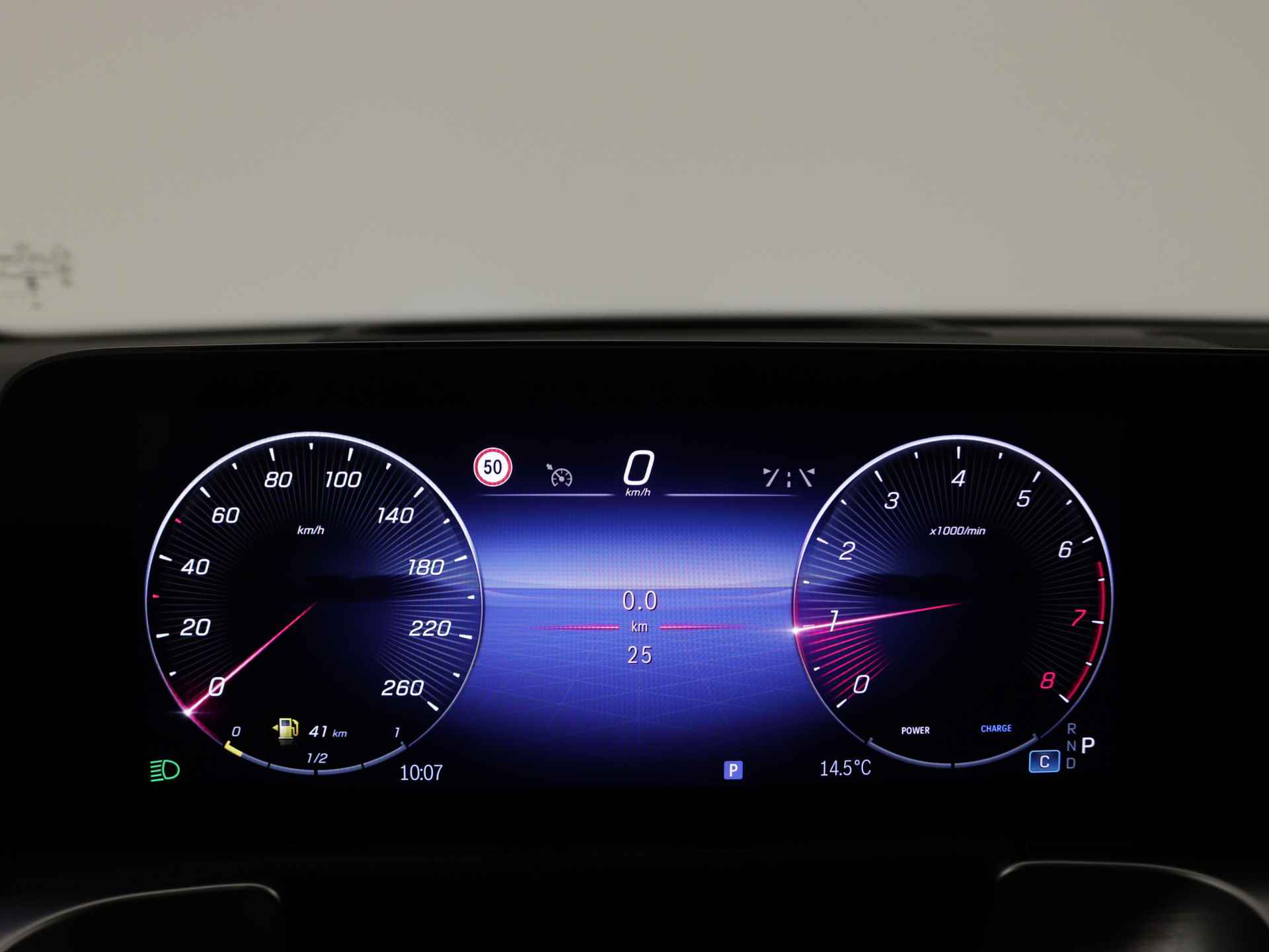 Mercedes-Benz GLB 200 AMG Line | Trekhaak | Nightpakket | Premium Plus pakket | USB-pakket plus | Keyless-Go comfortpakket | Burmester Surround Sound systeem | Parkeerpakket met 360°-camera | Head-up display | - 8/40