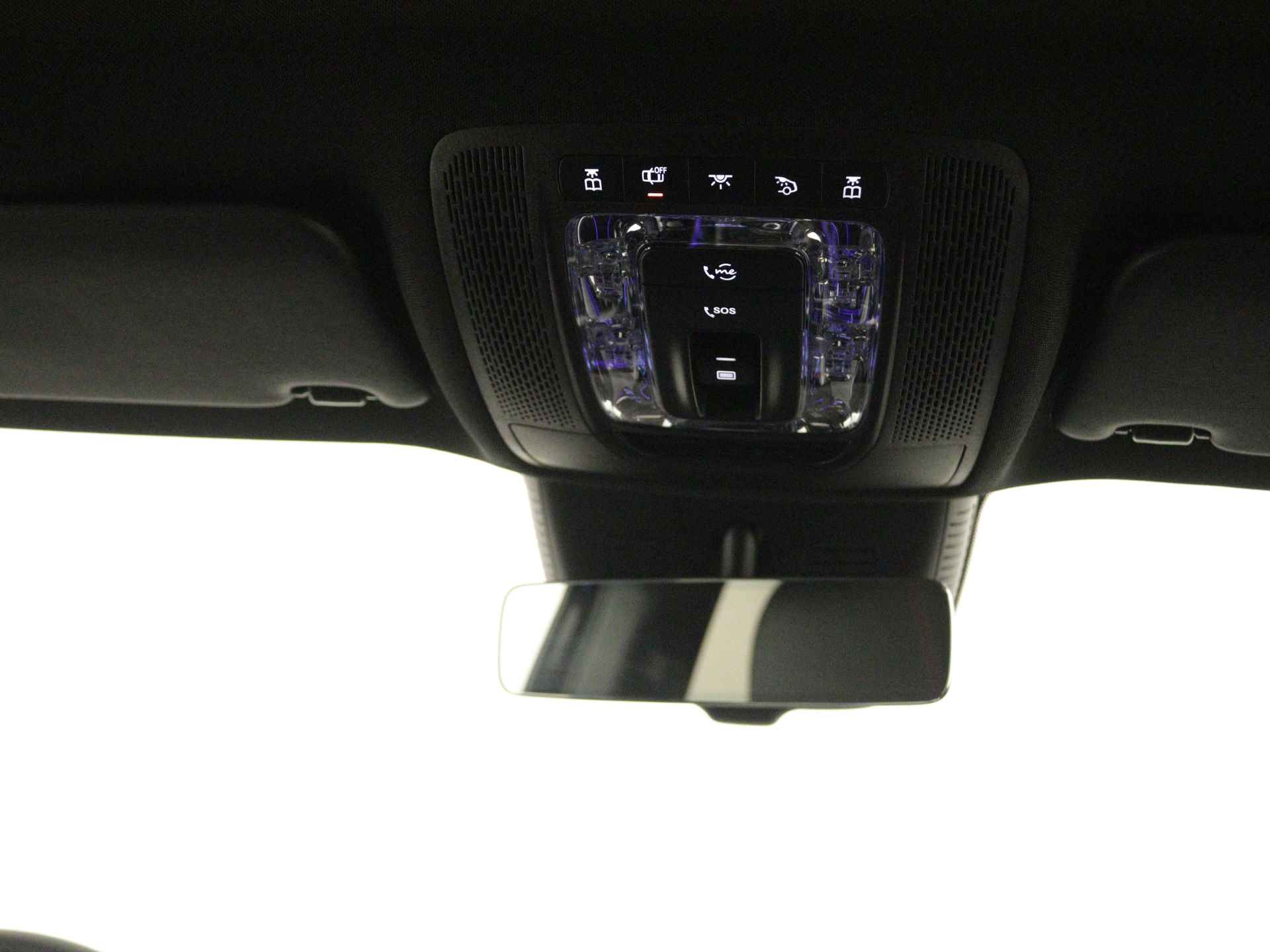 Mercedes-Benz GLB 200 AMG Line | Trekhaak | Nightpakket | Premium Plus pakket | USB-pakket plus | Keyless-Go comfortpakket | Burmester Surround Sound systeem | Parkeerpakket met 360°-camera | Head-up display | - 25/40