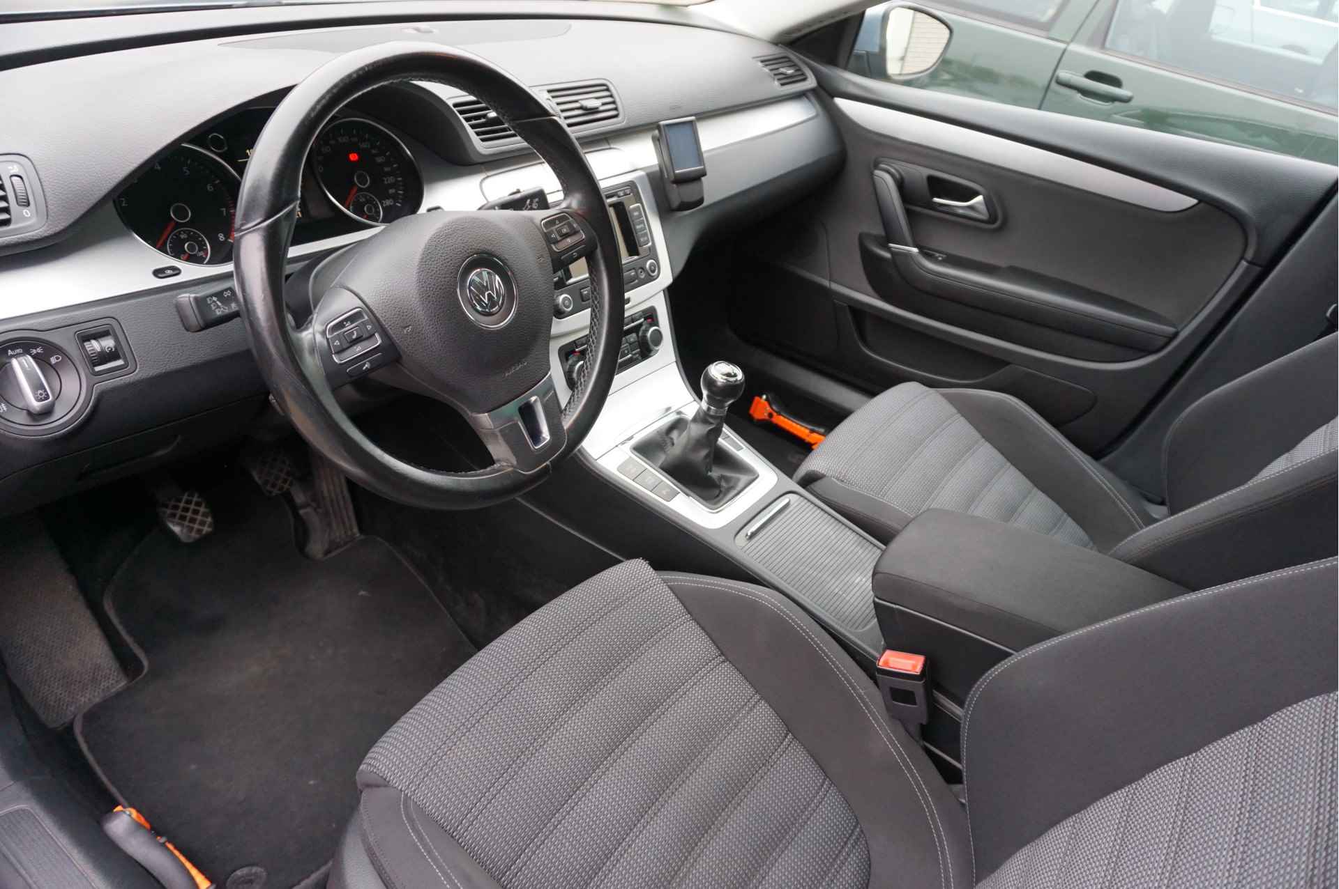 Volkswagen Passat CC 1.8 TSI 4p. ✅PANORAMADAK✅Airco✅Cruise controle✅Navigatie✅PARKEERSENSOREN - 5/33