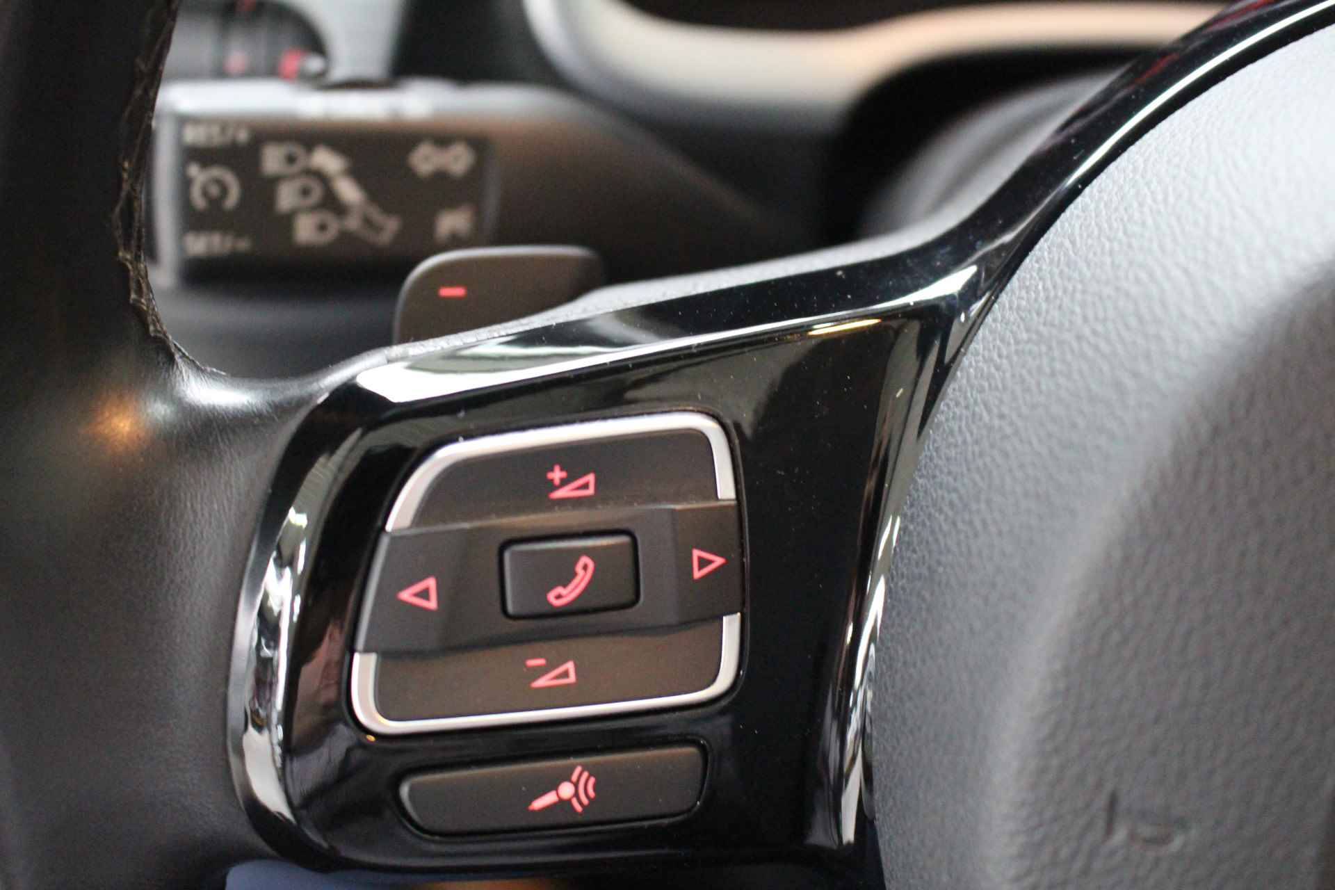 Volkswagen Beetle Cabriolet 1.4 TSI 150PK DSG Allstar Navigatie | Stoelverwarming | Inklapbare spiegels | 17" Velgen . - 16/28