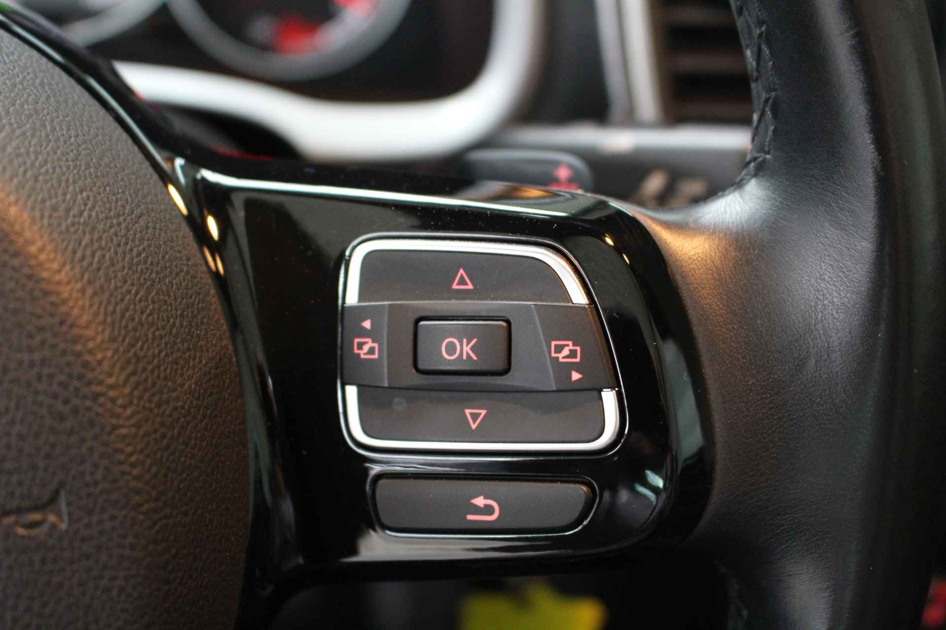 Volkswagen Beetle Cabriolet 1.4 TSI 150PK DSG Allstar Navigatie | Stoelverwarming | Inklapbare spiegels | 17" Velgen . - 17/28