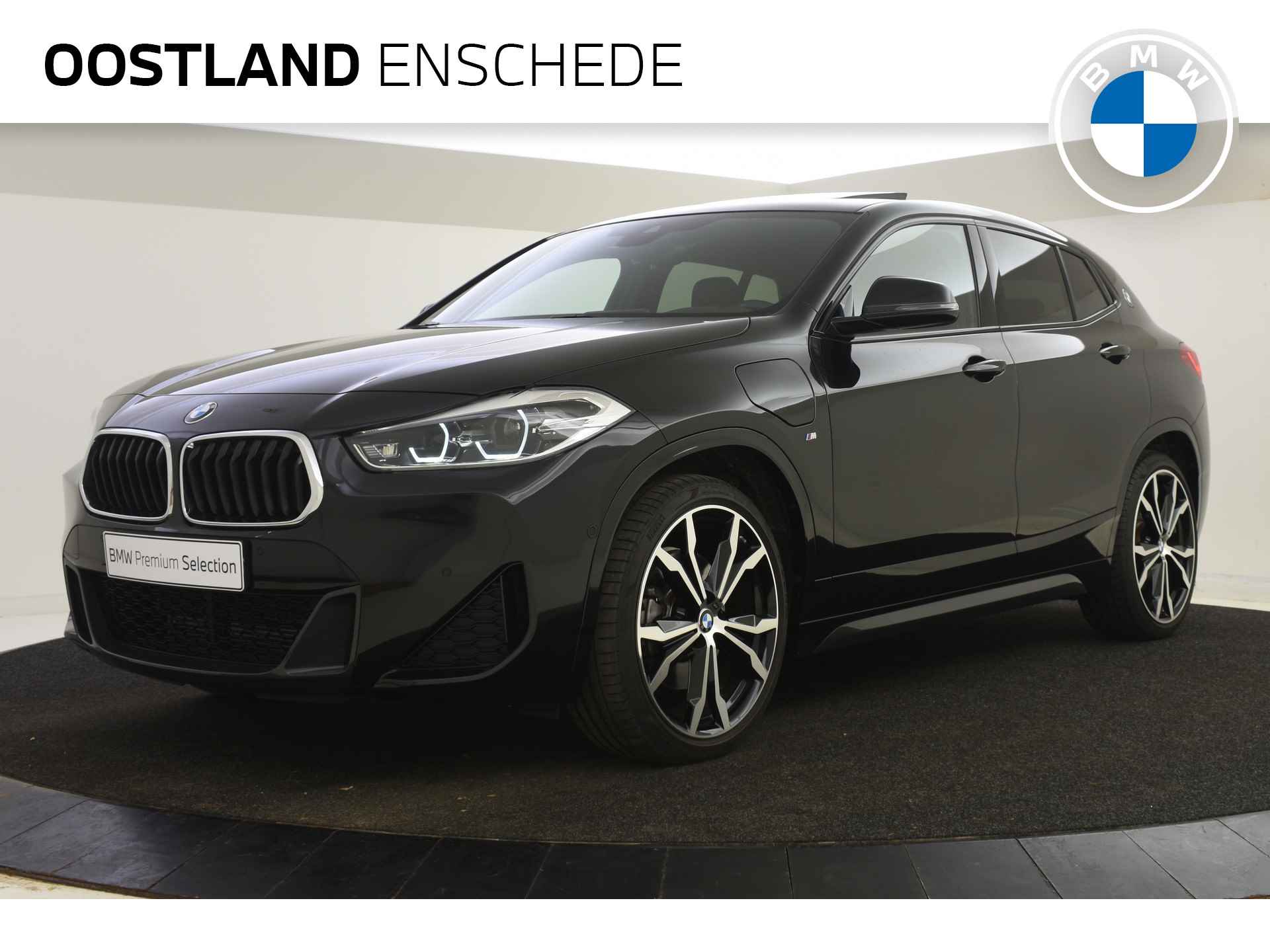 BMW X2 xDrive25e High Executive M Sportpakket / Panoramadak / Sportstoelen / LED / Head-Up / Park Assistant / Leder / Navigatie Plus / Verwarmd Stuurwiel - 1/50