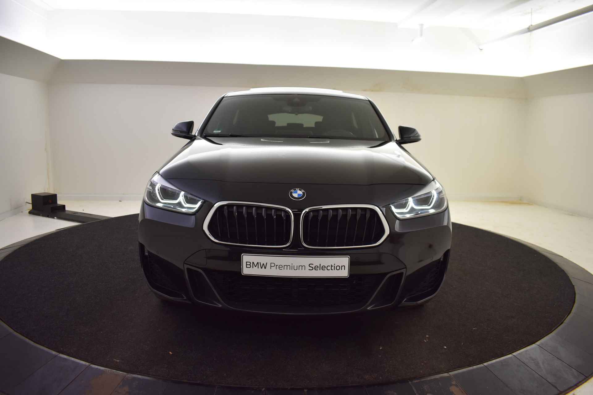 BMW X2 xDrive25e High Executive M Sport Automaat / Panoramadak / Sportstoelen / LED / Head-Up / Park Assistant / Leder / Navigatie Plus / Verwarmd Stuurwiel - 47/50