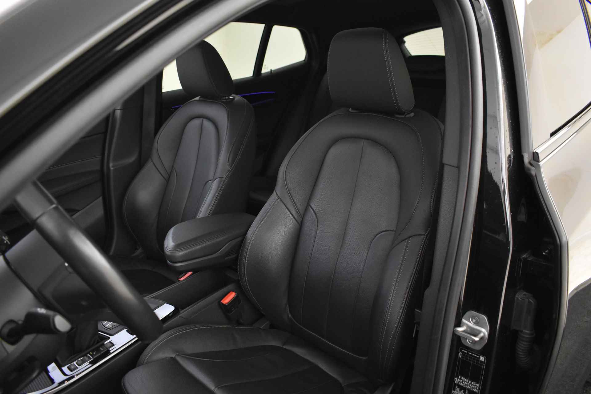 BMW X2 xDrive25e High Executive M Sport Automaat / Panoramadak / Sportstoelen / LED / Head-Up / Park Assistant / Leder / Navigatie Plus / Verwarmd Stuurwiel - 14/50