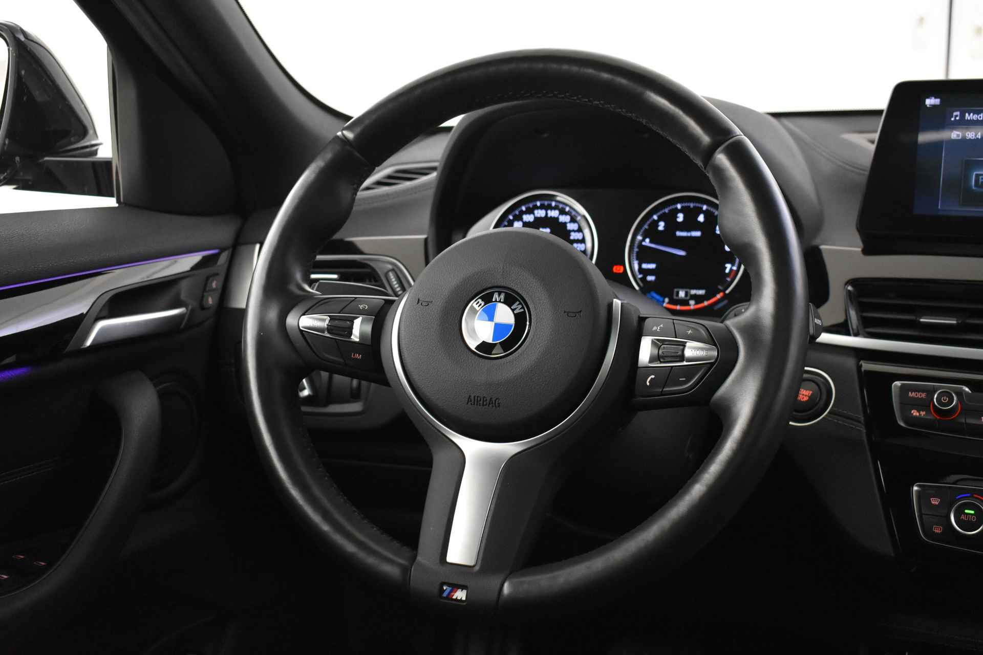 BMW X2 xDrive25e High Executive M Sport Automaat / Panoramadak / Sportstoelen / LED / Head-Up / Park Assistant / Leder / Navigatie Plus / Verwarmd Stuurwiel - 21/50