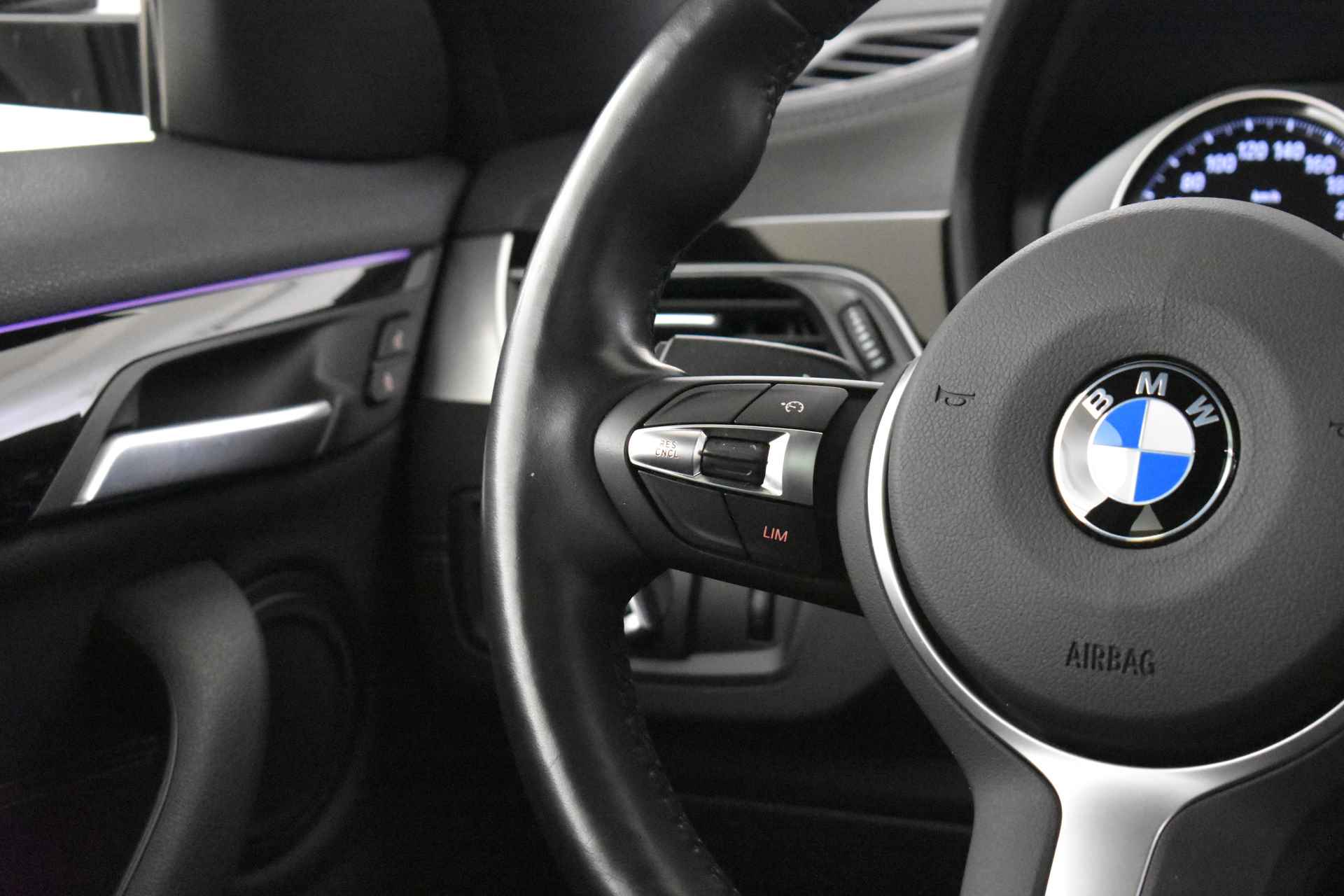 BMW X2 xDrive25e High Executive M Sportpakket / Panoramadak / Sportstoelen / LED / Head-Up / Park Assistant / Leder / Navigatie Plus / Verwarmd Stuurwiel - 22/50