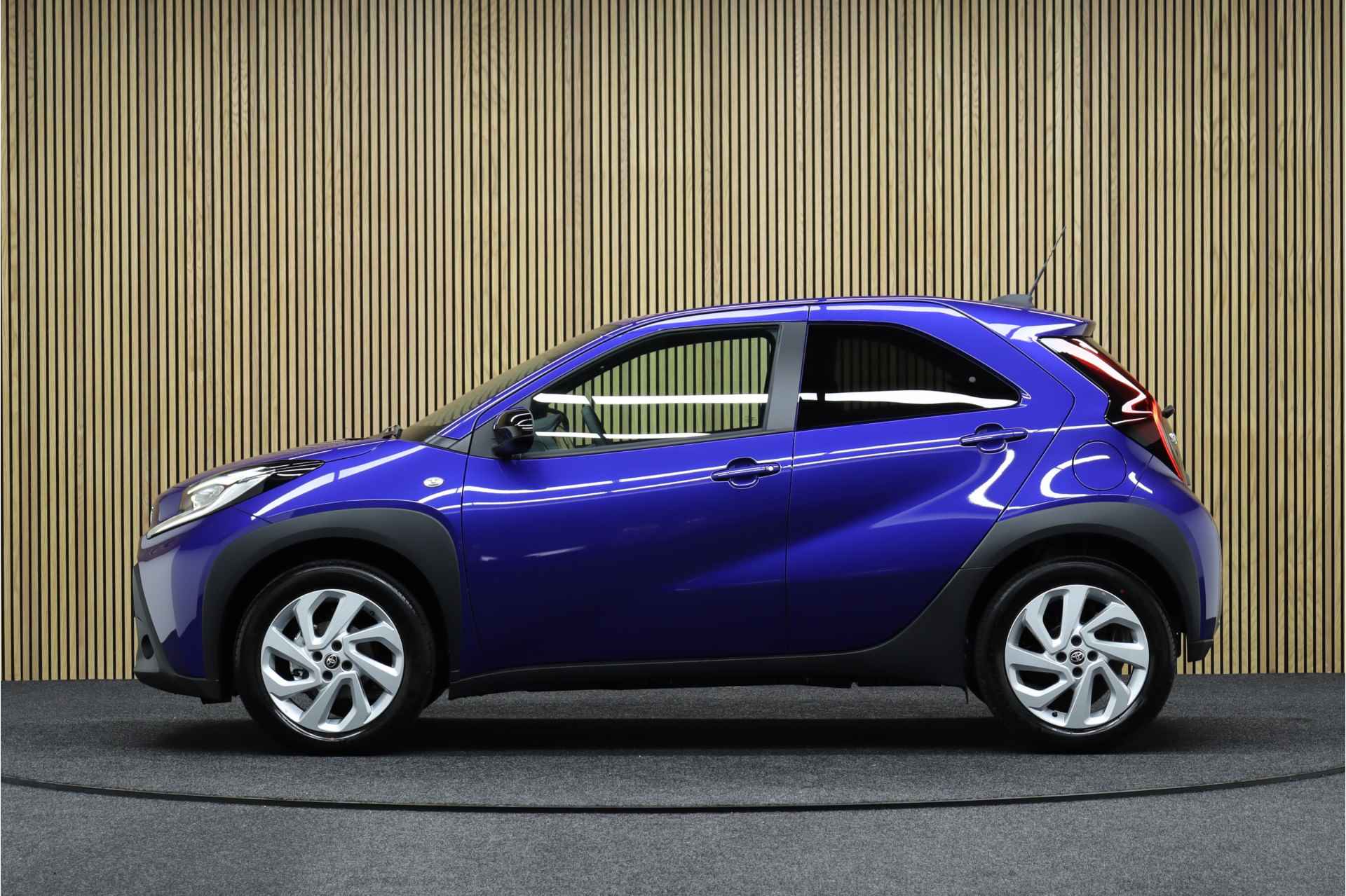 Toyota Aygo X 1.0 VVT-i S-CVT Automaat Pulse Facelift | Direct Leverbaar | Maps Navigatie | Full led | Winterpakket - 2/32