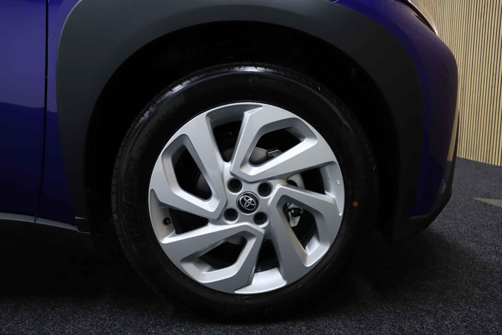 Toyota Aygo X 1.0 VVT-i S-CVT Automaat Pulse Facelift | Direct Leverbaar | Maps Navigatie | Full led | Winterpakket - 9/32