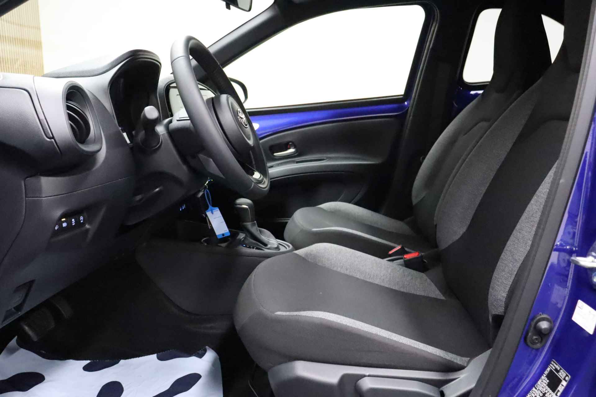 Toyota Aygo X 1.0 VVT-i S-CVT Automaat Pulse Facelift | Direct Leverbaar | Maps Navigatie | Full led | Winterpakket - 12/32