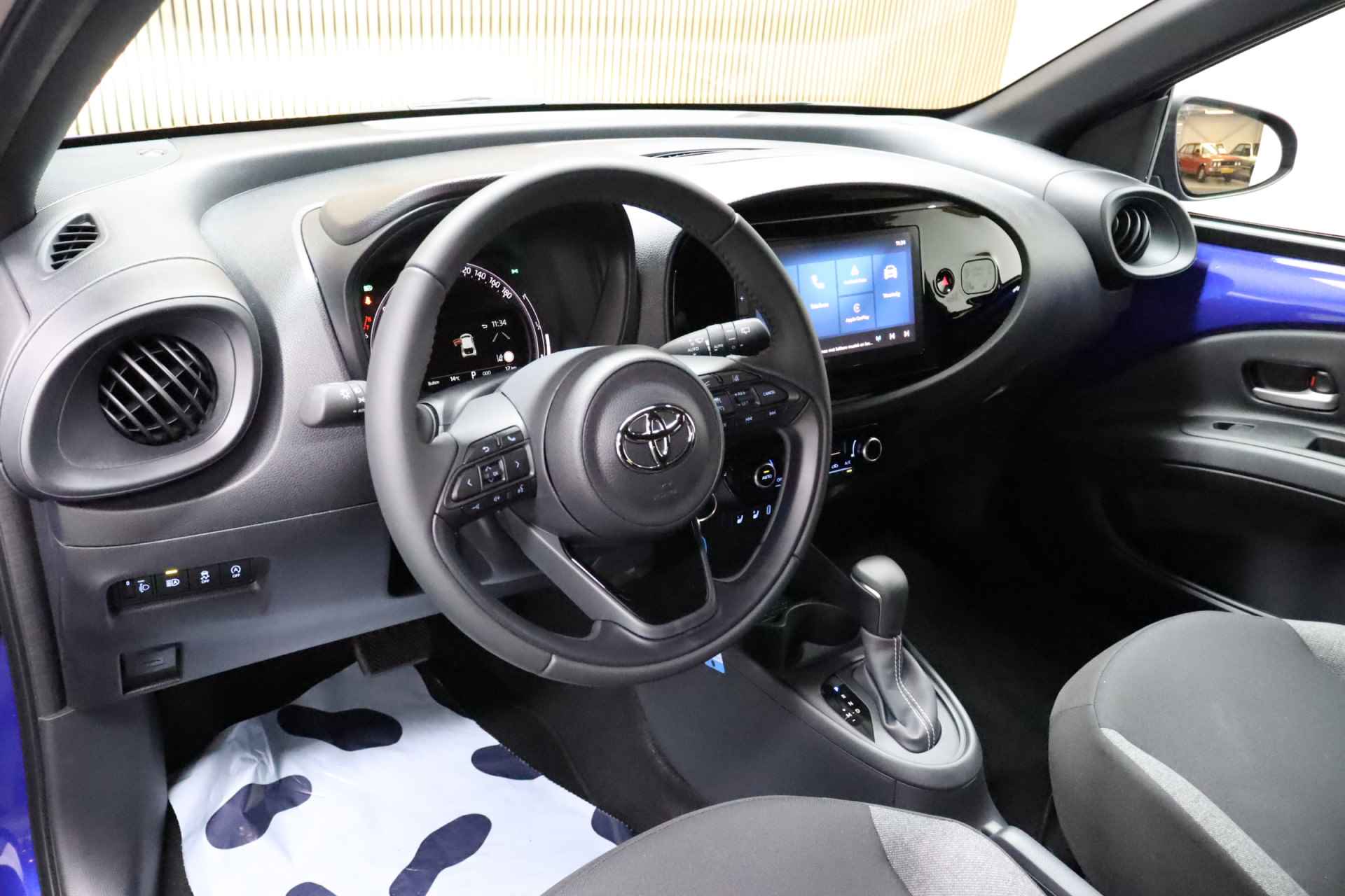 Toyota Aygo X 1.0 VVT-i S-CVT Automaat Pulse Facelift | Direct Leverbaar | Maps Navigatie | Full led | Winterpakket - 13/32