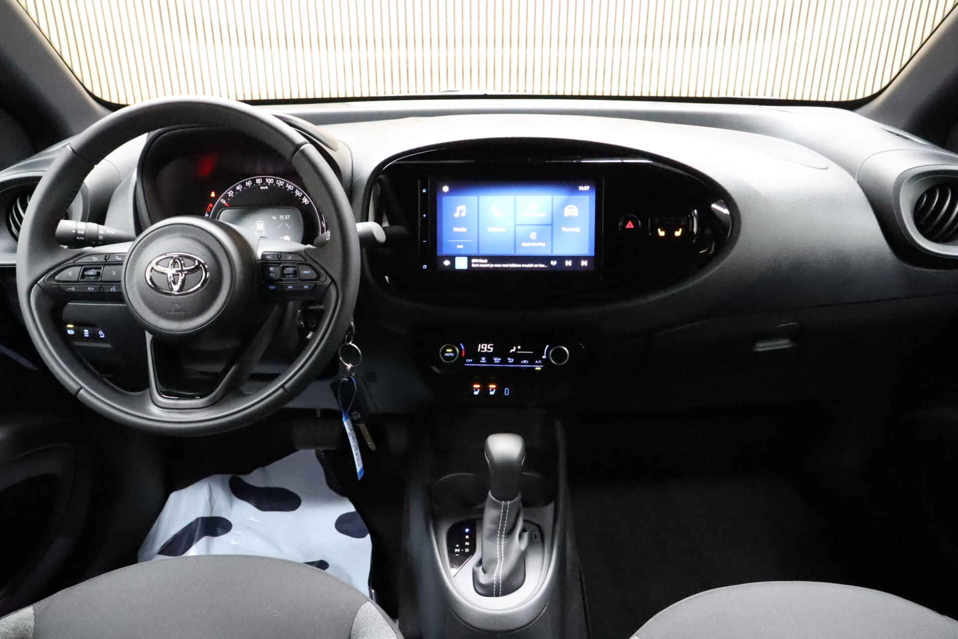 Toyota Aygo X 1.0 VVT-i S-CVT Automaat Pulse Facelift | Direct Leverbaar | Maps Navigatie | Full led | Winterpakket - 14/32