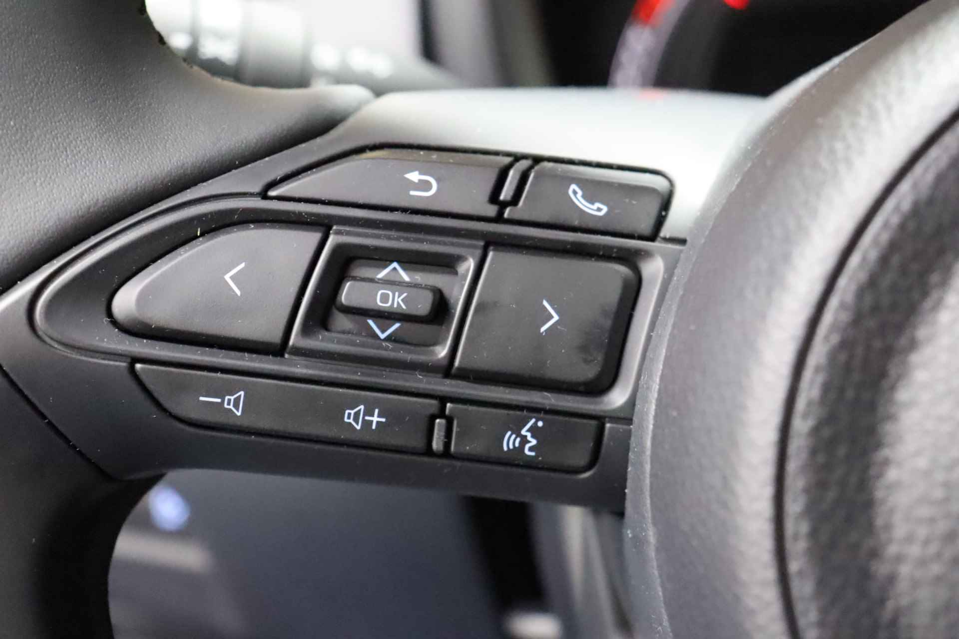 Toyota Aygo X 1.0 VVT-i S-CVT Automaat Pulse Facelift | Direct Leverbaar | Maps Navigatie | Full led | Winterpakket - 17/32