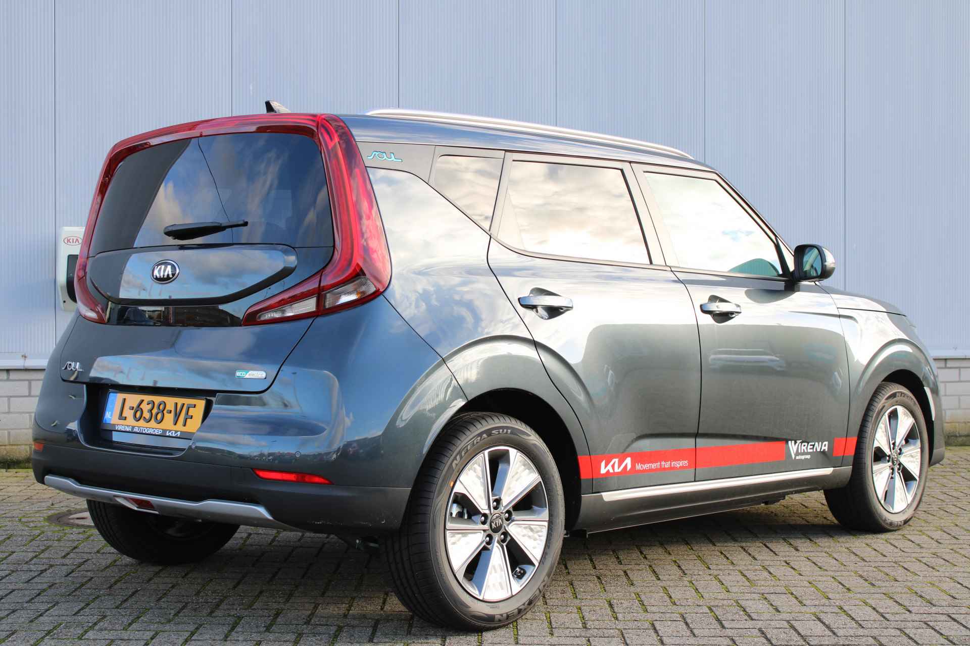 Kia e-Soul DynamicPlusLine 39.2 kWh * € 2.000,- Subsidie voor deze auto beschikbaar * - Navigatie - Camera - Climate control - Adaptieve cruise control - Fabrieksgarantie tot 10-2028 - 3/38