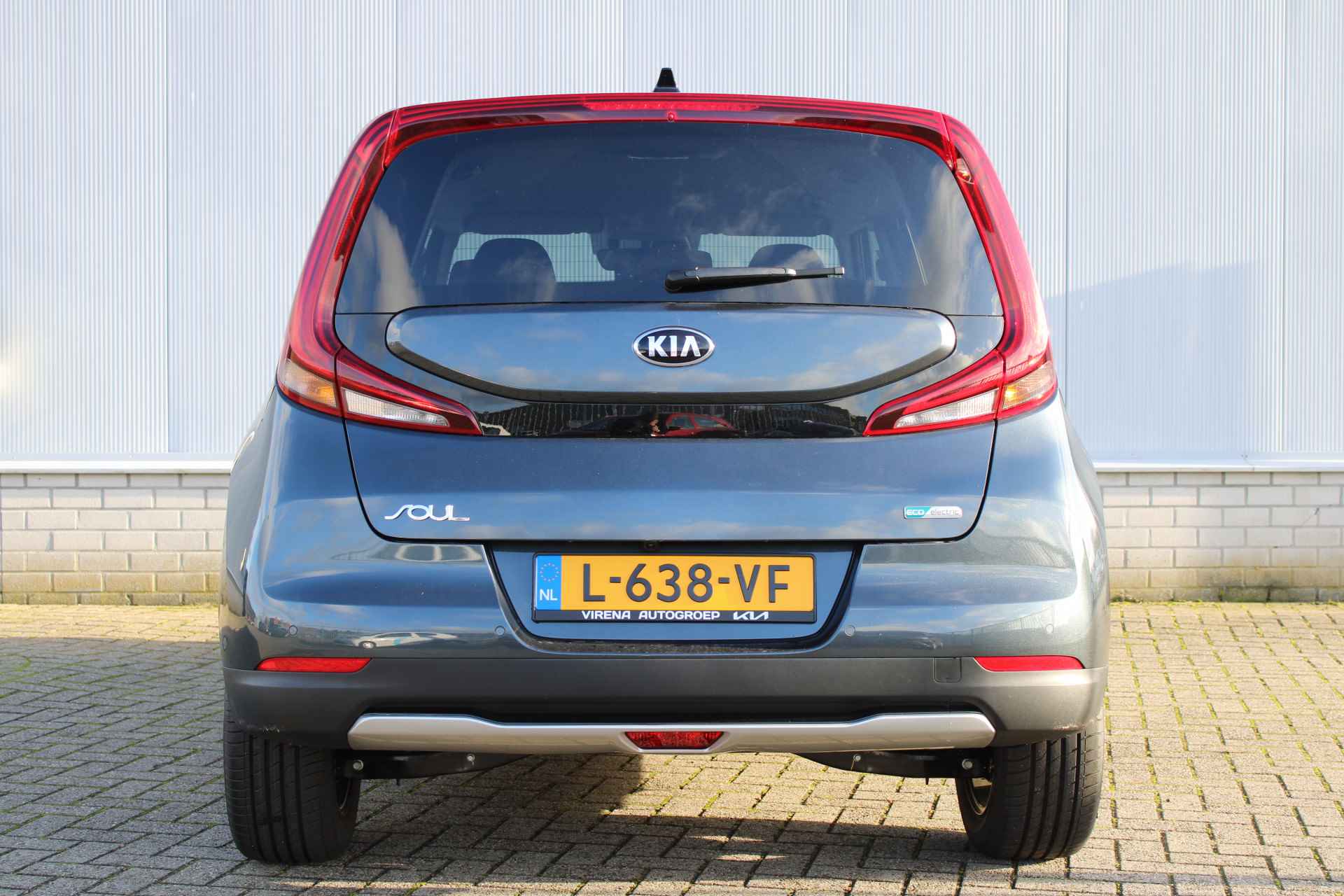 Kia e-Soul DynamicPlusLine 39.2 kWh * € 2.000,- Subsidie voor deze auto beschikbaar * - Navigatie - Camera - Climate control - Adaptieve cruise control - Fabrieksgarantie tot 10-2028 - 8/38