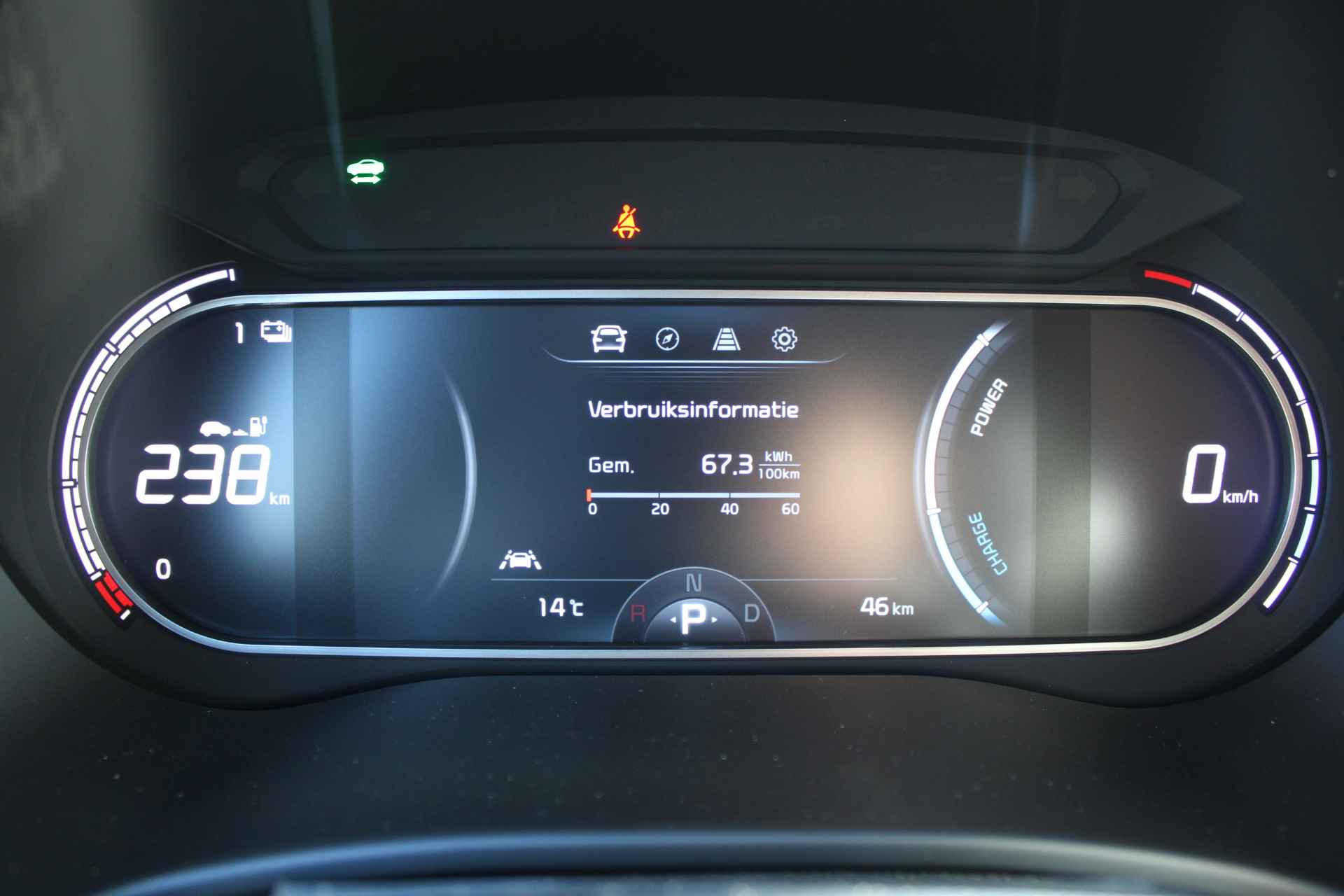 Kia e-Soul DynamicPlusLine 39.2 kWh * € 2.000,- Subsidie voor deze auto beschikbaar * - Navigatie - Camera - Climate control - Adaptieve cruise control - Fabrieksgarantie tot 10-2028 - 12/38