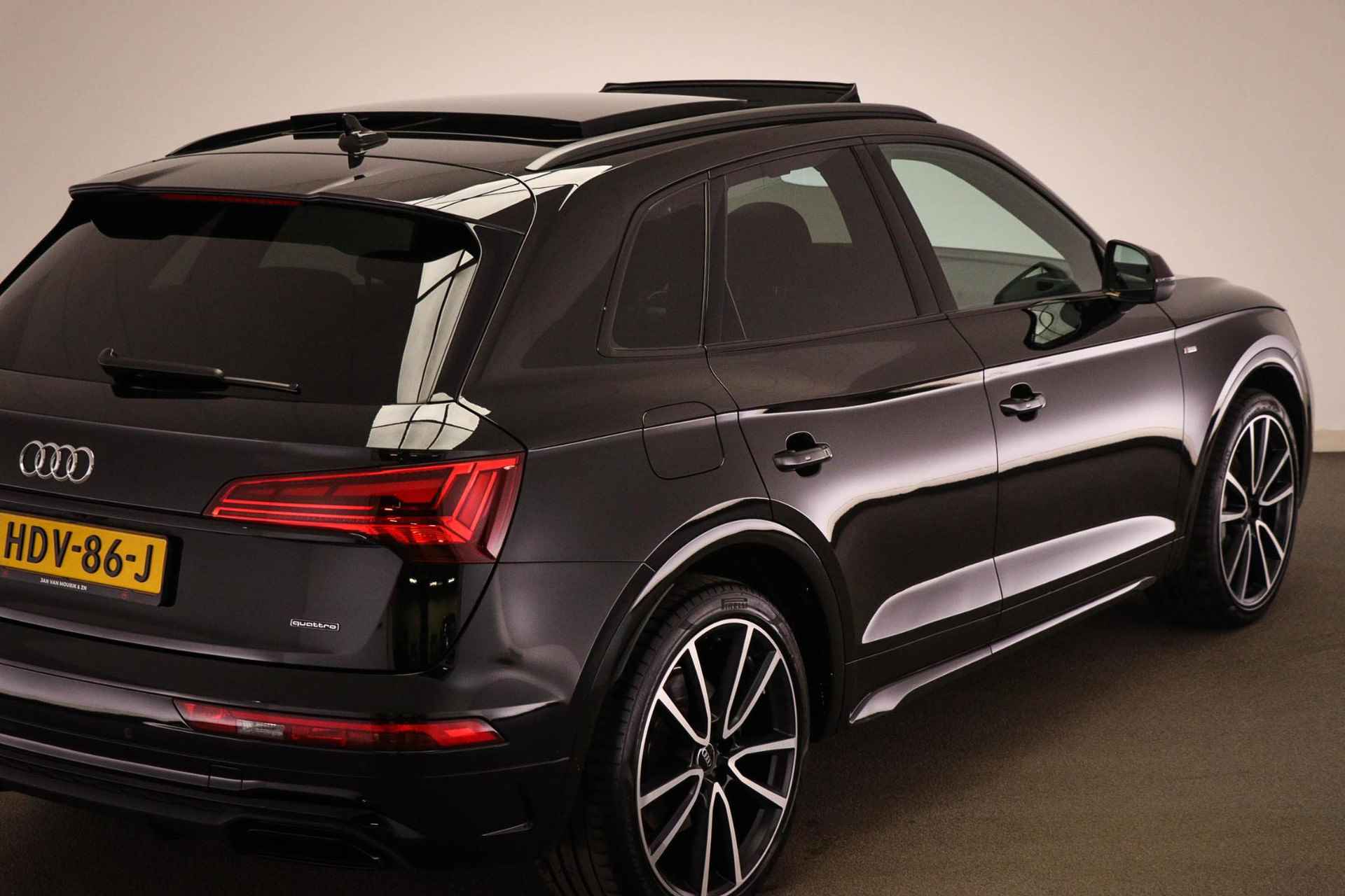 Audi Q5 55 TFSI e S edition | PANORMADAK | LUCHTVERING | HEAD UP | B&0 DAB | 21" - 30/72