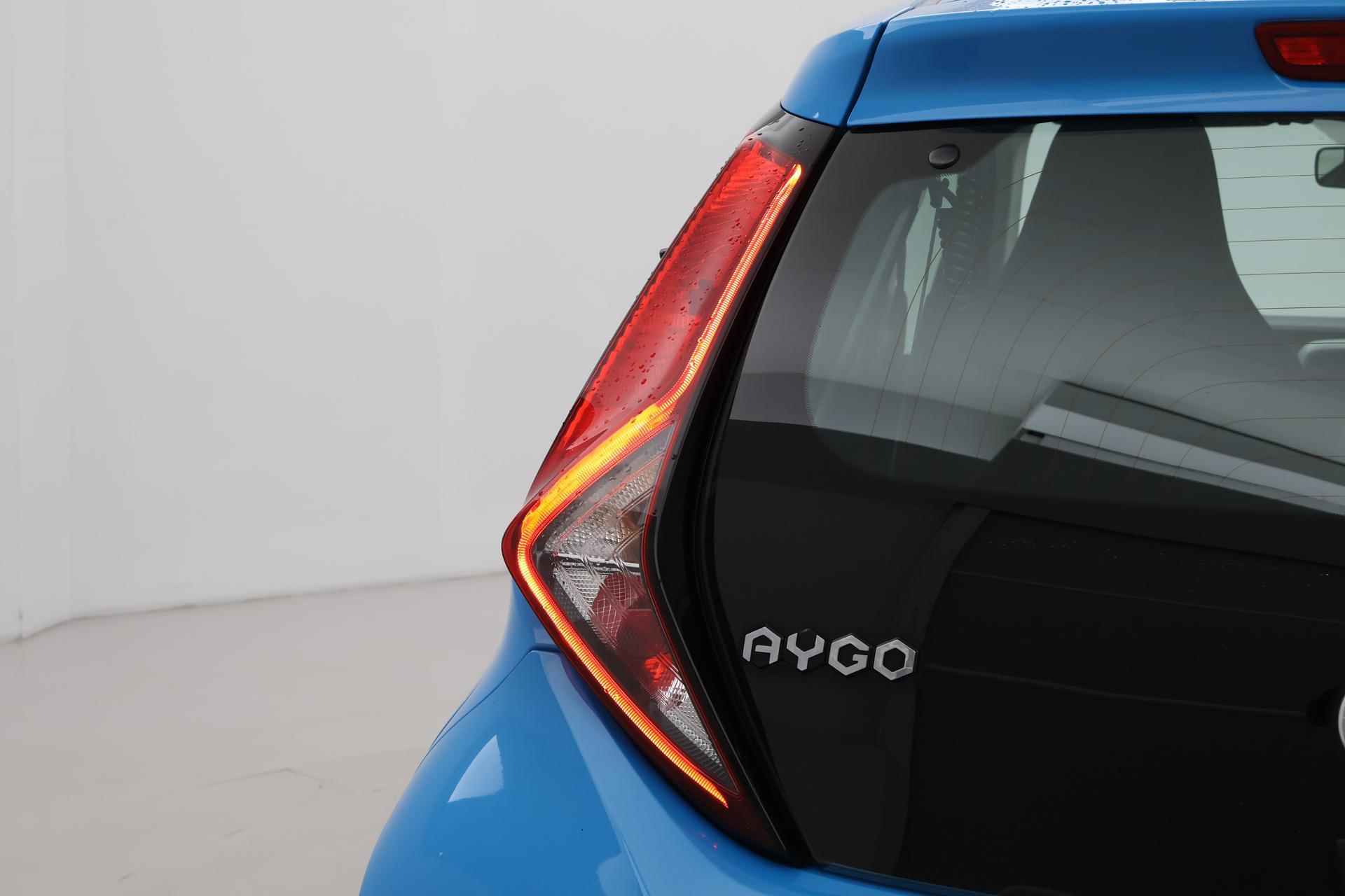 Toyota Aygo 1.0 VVT-i x-play | Apple Carplay / Android Auto - 10/33