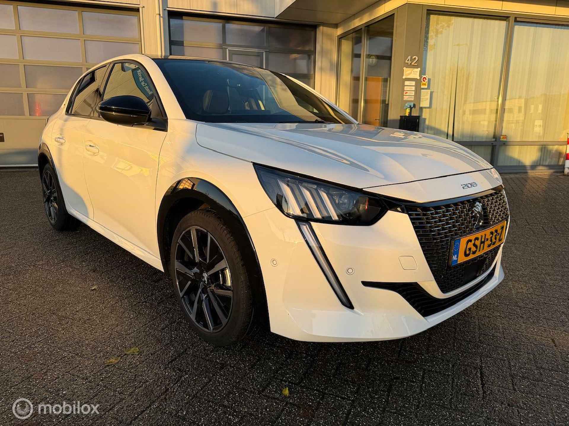 PEUGEOT 208 100 PK FULL OPTIONS 12 MND BOVAG RIJKLAAR PRIJS - 4/25