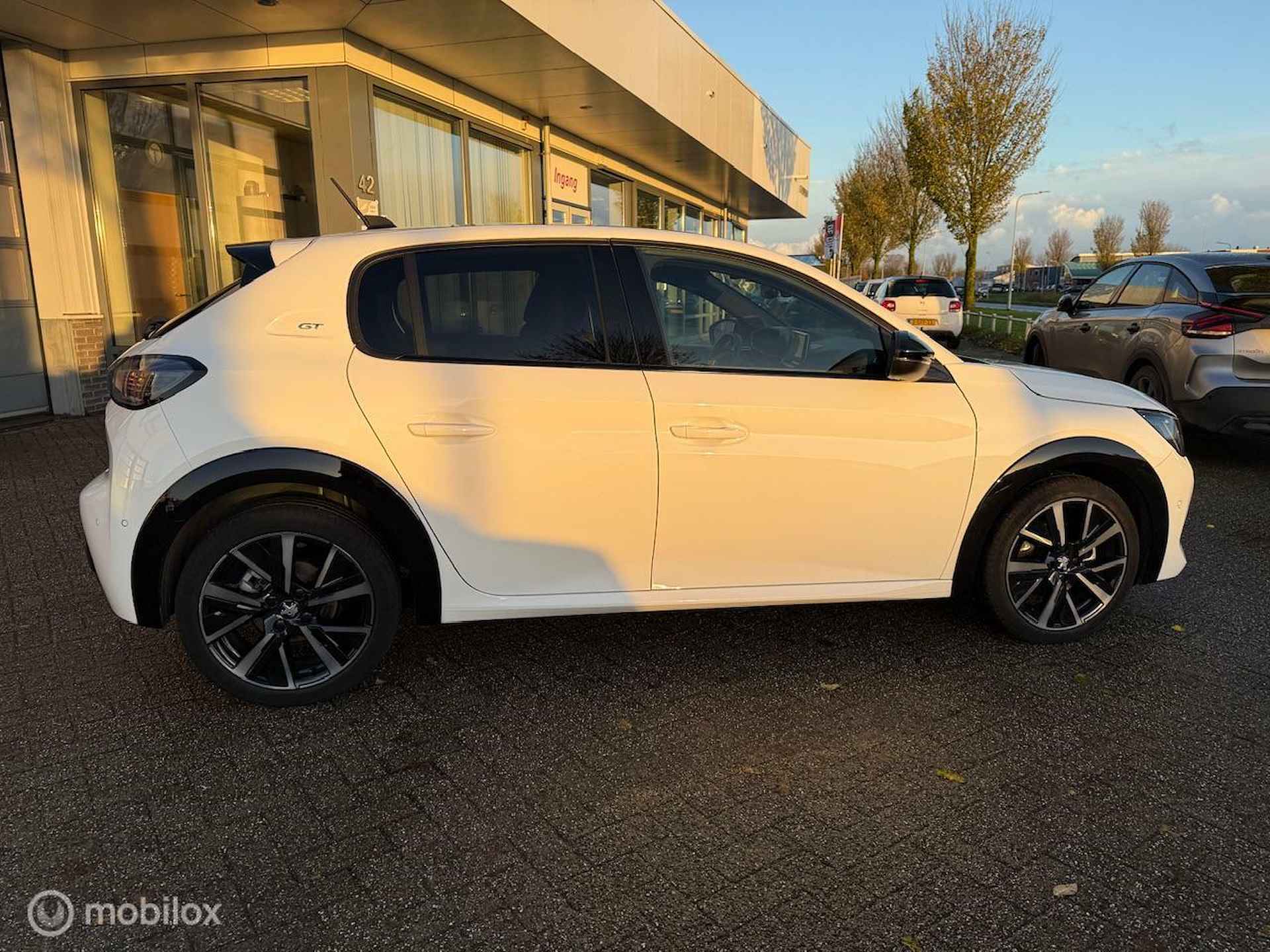 PEUGEOT 208 100 PK FULL OPTIONS 12 MND BOVAG RIJKLAAR PRIJS - 6/25