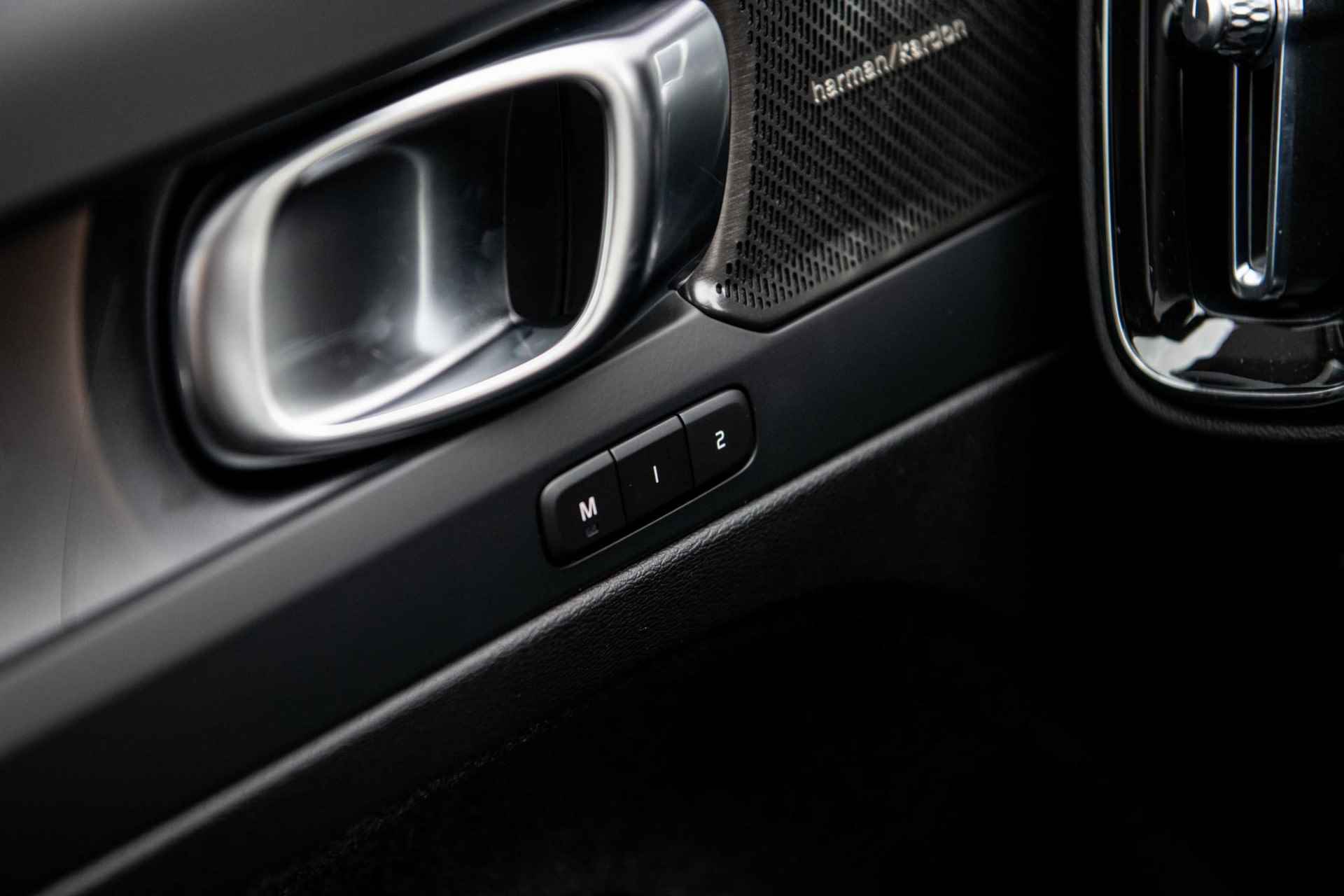 Volvo XC40 Single Motor Extended Range Ultimate 82 kWh UIT VOORRAAD LEVERBAAR | 20" |  Pixel Led | Luxe interieur - 20/32