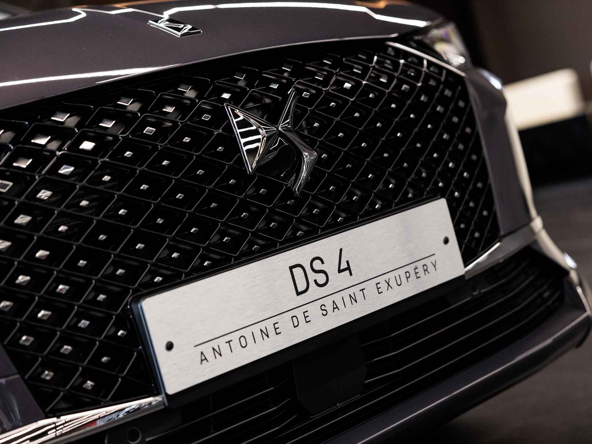 DS 4 E-Tense Antoine de saint Exupéry | Panorama schuif/kanteldak | Keyless entry | Stuurverwarming | Geventileerde, verwarmde voorstoelen met massagefunctie | DS Drive Assist | - 6/50