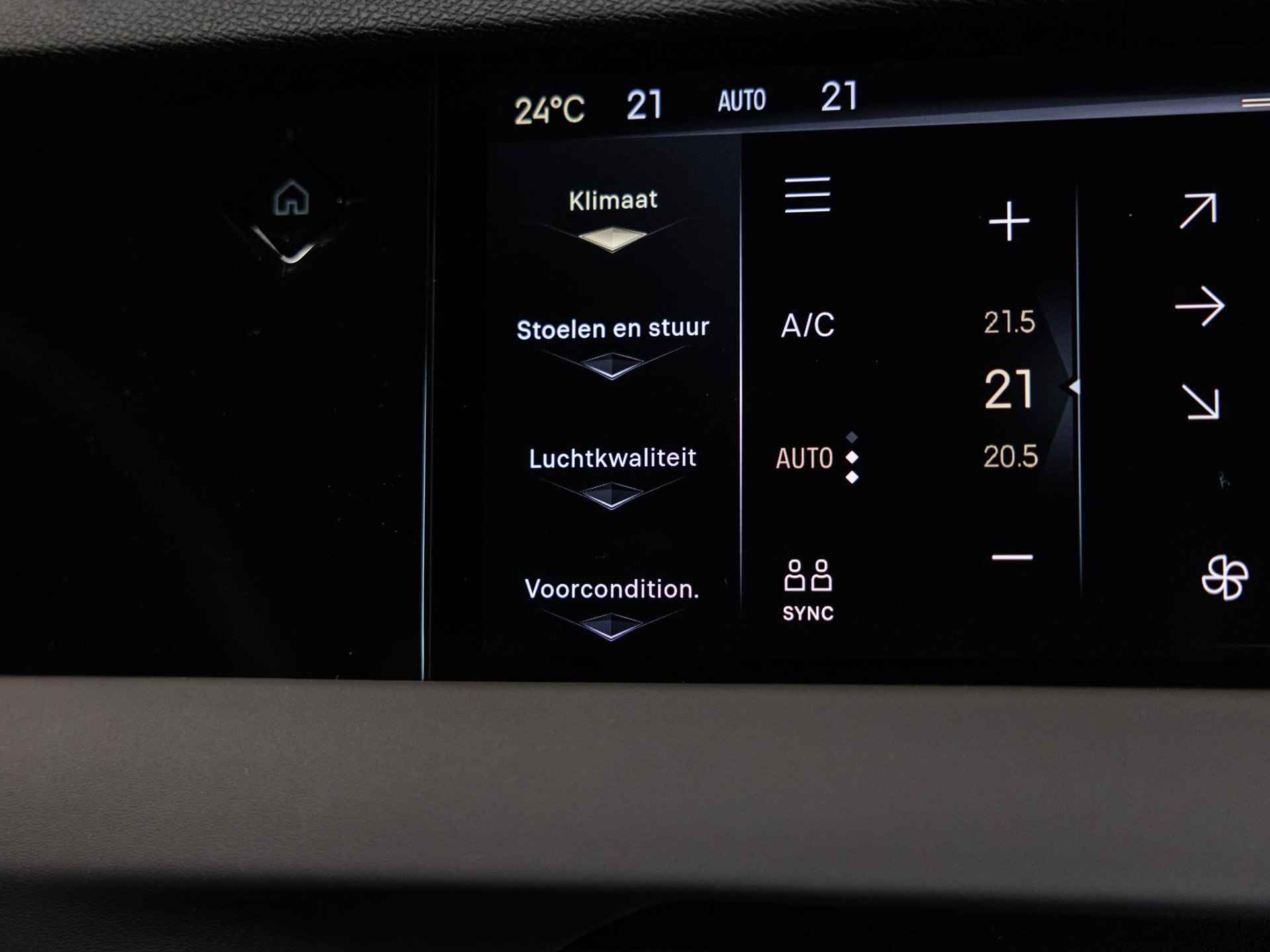 DS 4 1.6 PHEV 225 Antoine de saint Exupéry DS 4 E-Tense Antoine de saint Exupéry | Panorama schuif/kanteldak | Keyless entry | Stuurverwarming | Geventileerde, verwarmde voorstoelen met massagefunctie | DS Drive Assist | - 35/50