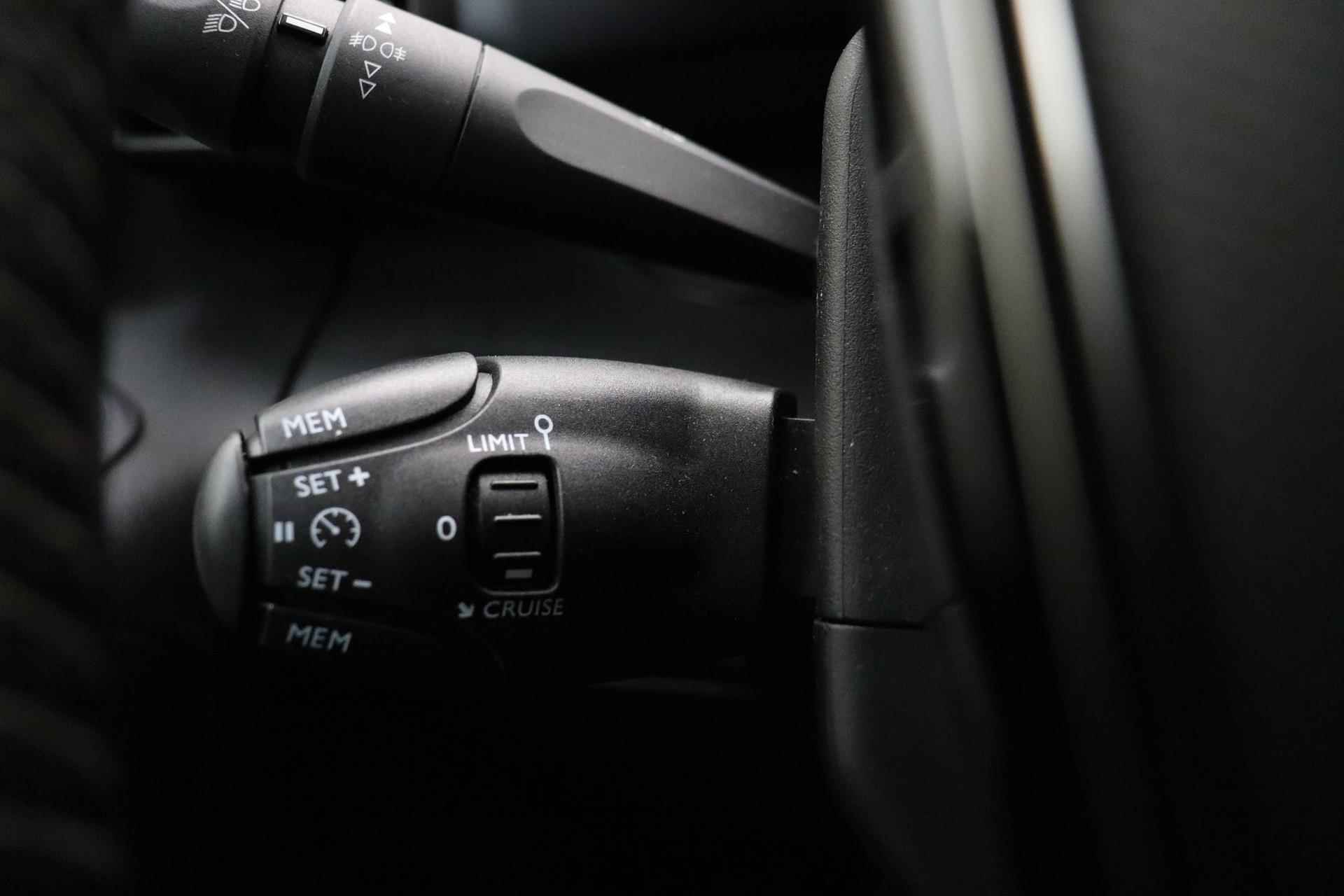 Peugeot Rifter 1.2 Puretech Allure 110 Pk | Camera Achter | Navigatie | Cruise Control | DAB Radio | Airco | LED Dagrij verlichting - 28/35