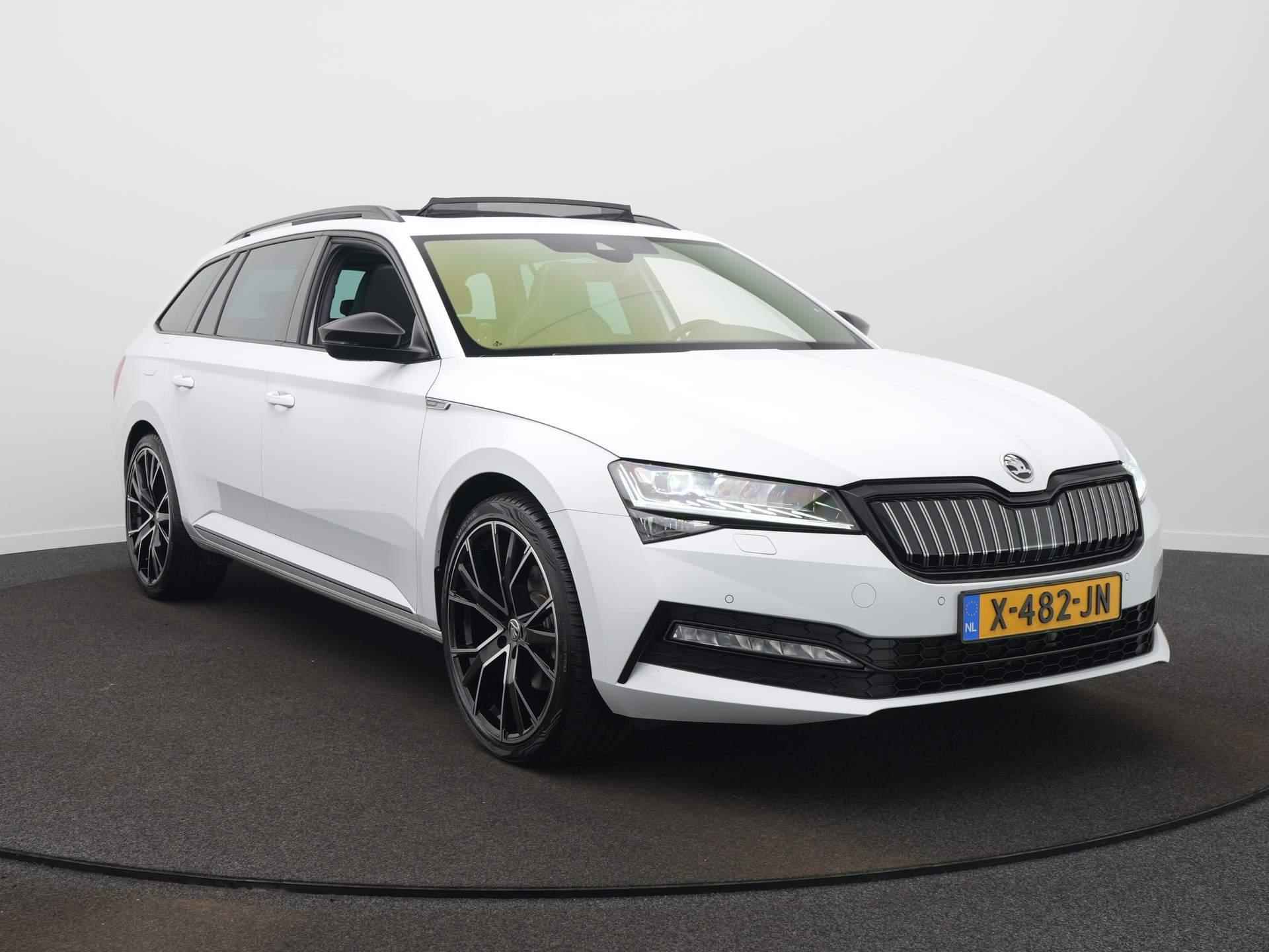 Skoda Superb Combi 1.4 TSI iV Sportline Business DSG / Elek. Trekhaak / Panodak / Elek. Stoel - 3/76