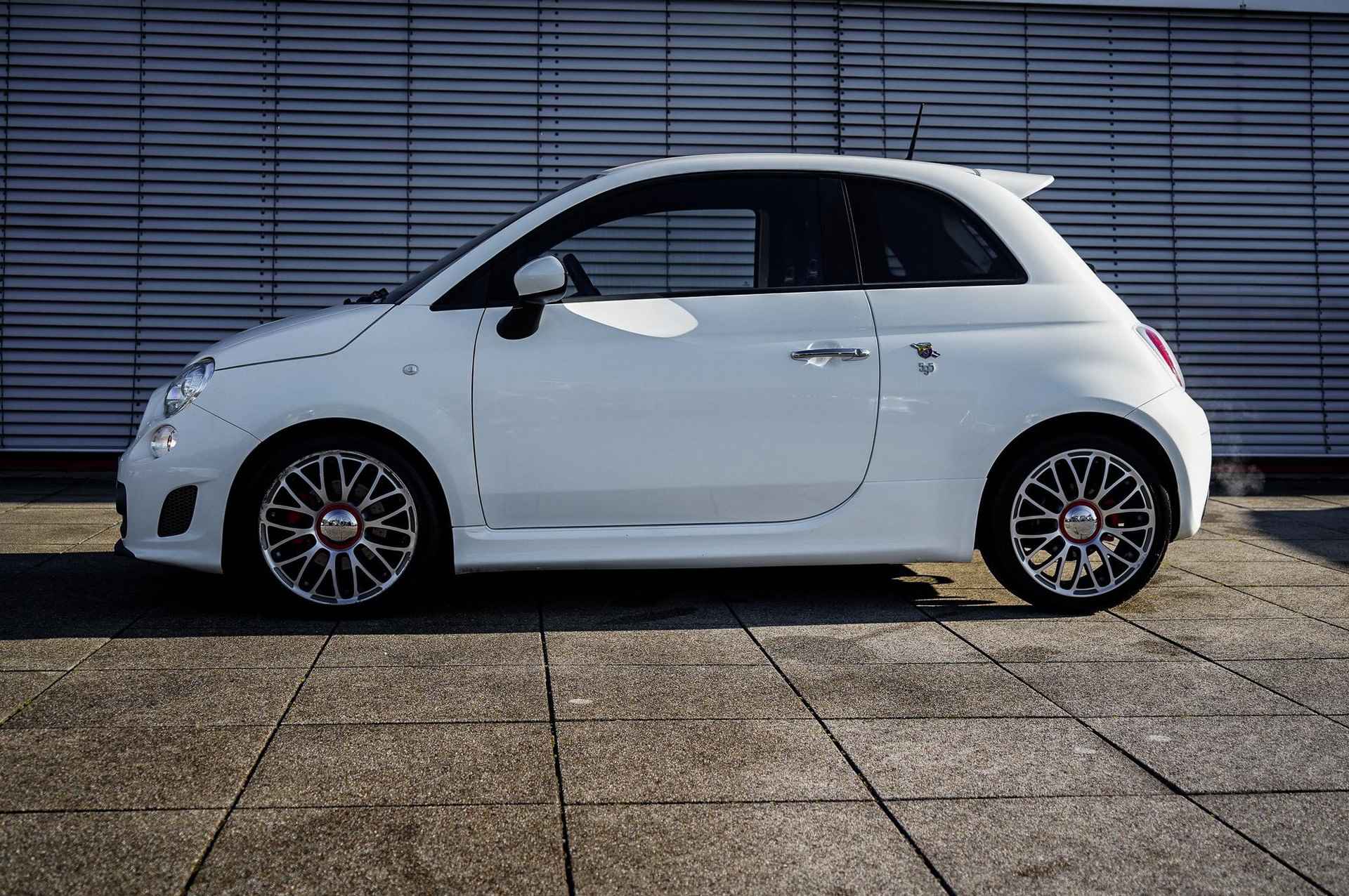 Abarth 595 1.4 T-Jet Abarth Turismo | Ragazzon Uitlaat | Getuned | XENON | Bluetooth | 17'' Velgen | Leder - 3/26