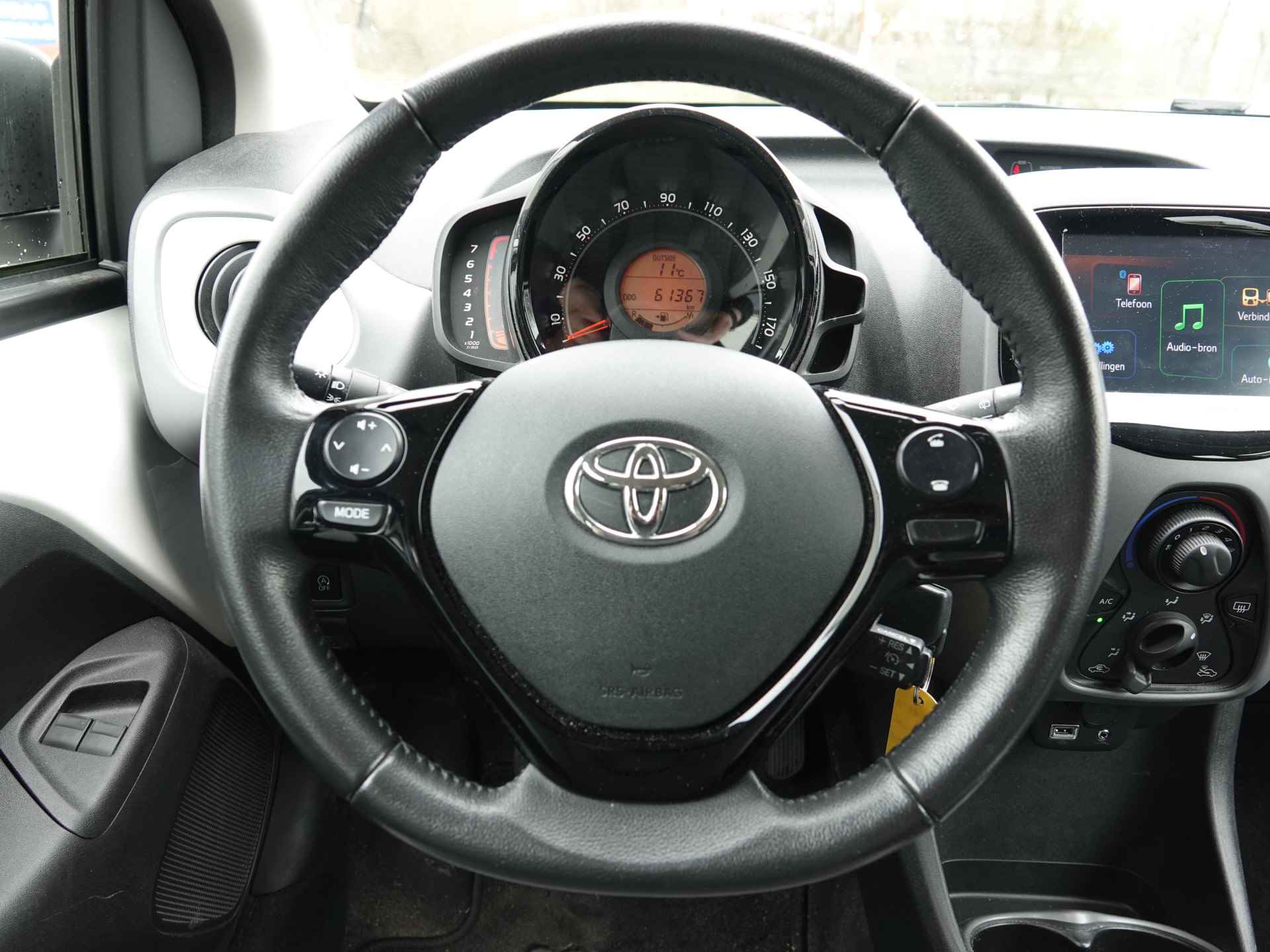 Toyota Aygo 1.0 VVT-i x-play CAMERA | AIRCO | BT-TEL - 22/25