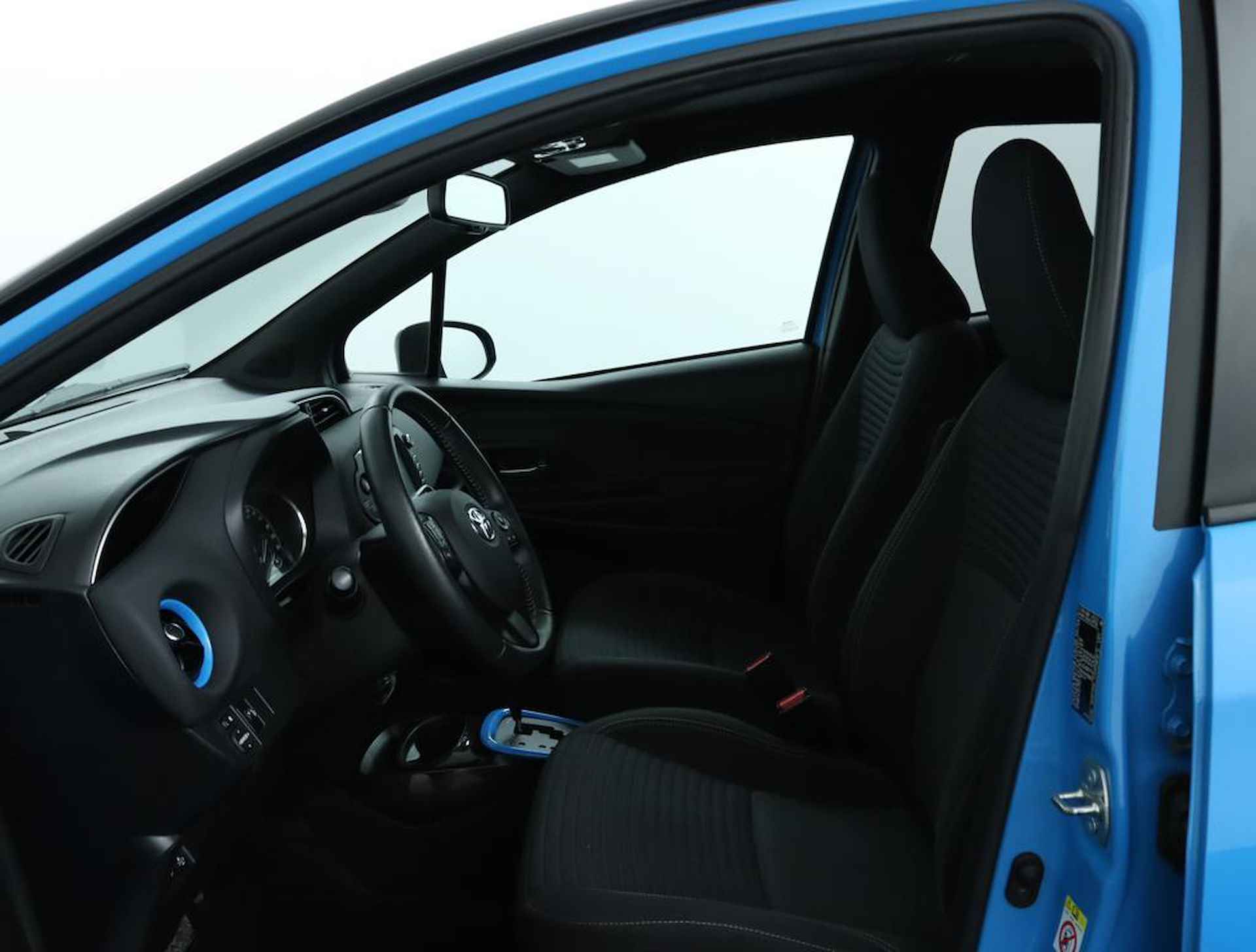 Toyota Yaris 1.5 Hybrid SkyBlue - 17/53