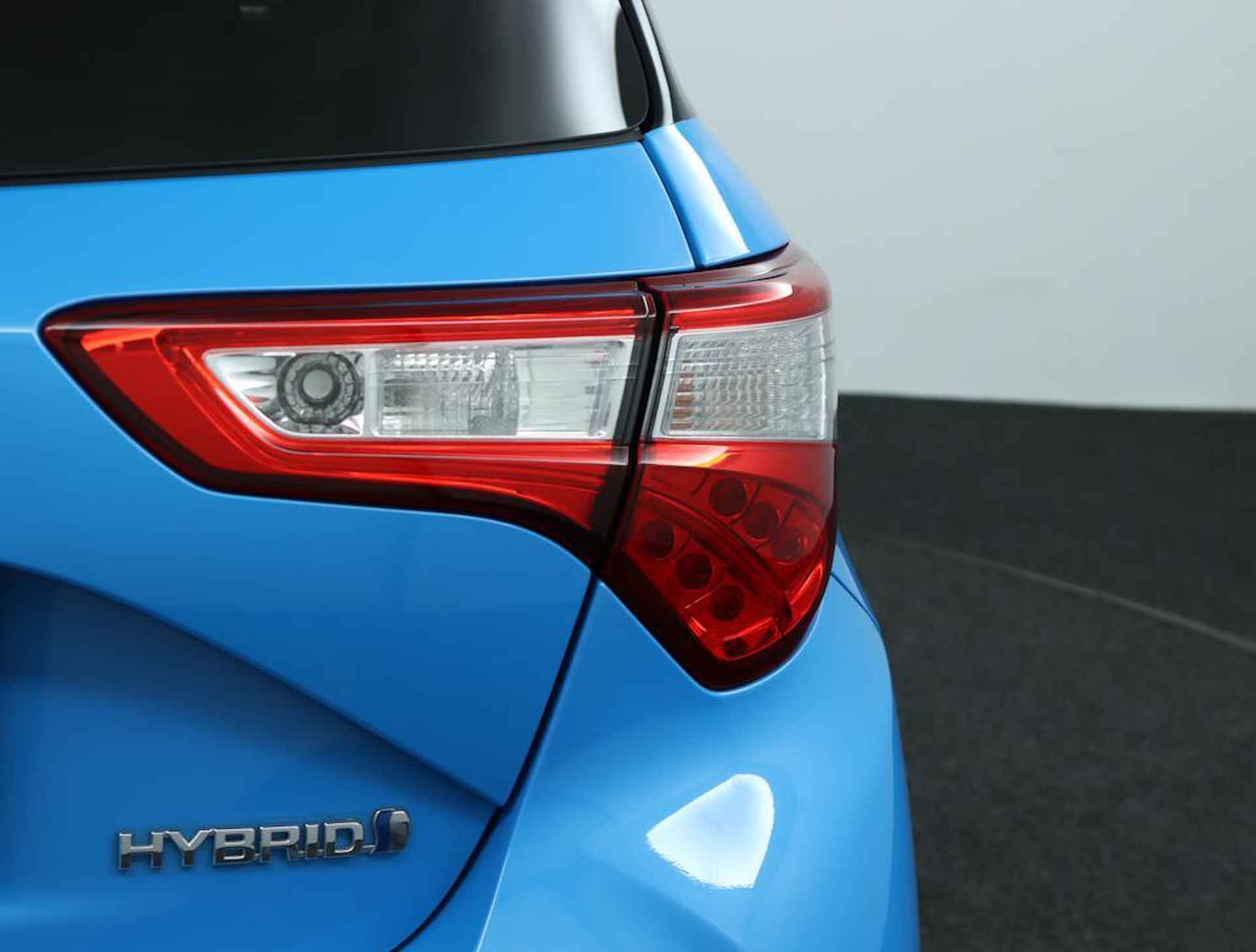 Toyota Yaris 1.5 Hybrid SkyBlue - 38/53