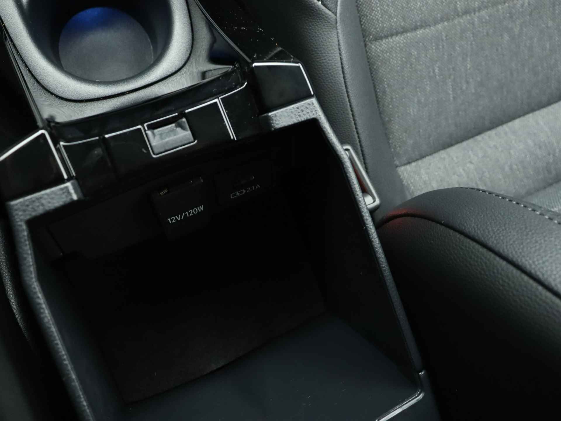 Toyota Corolla Touring Sports 1.2 Turbo Dynamic | Multimediascherm | Adapt. Cruise Control | Stoelverwarming | - 30/38