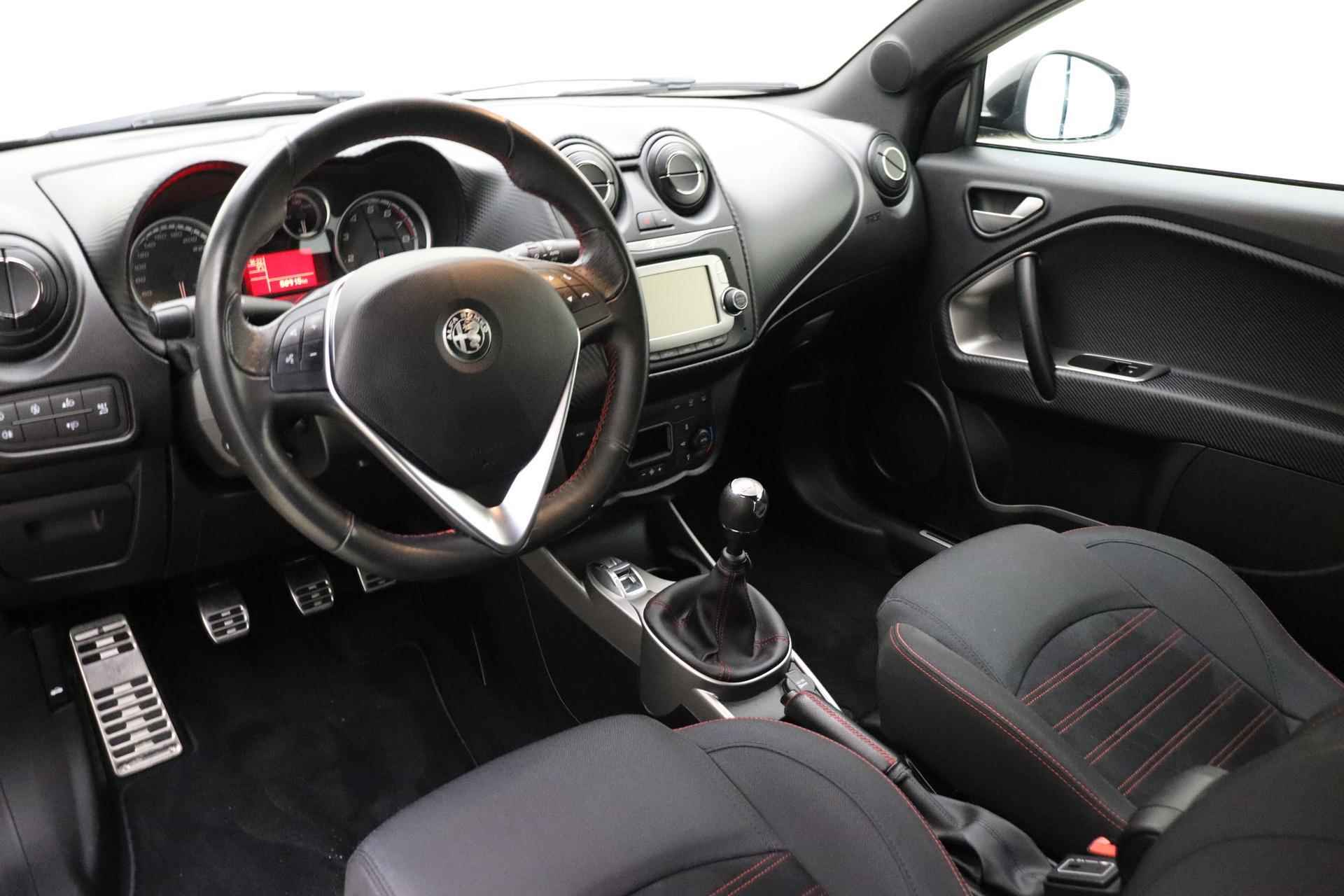 Alfa Romeo MiTo 0.9 TwinAir ECO | Navigatie | Climate Control | Cruise Control | 16'' LM Velgen | Parkeersensoren achter - 7/28