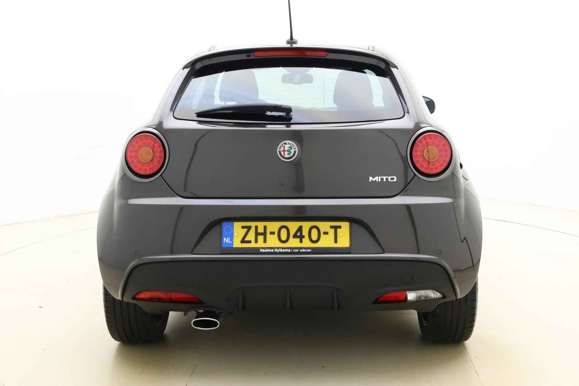 Alfa Romeo MiTo 0.9 TwinAir ECO | Navigatie | Climate Control | Cruise Control | 16'' LM Velgen | Parkeersensoren achter - 11/28