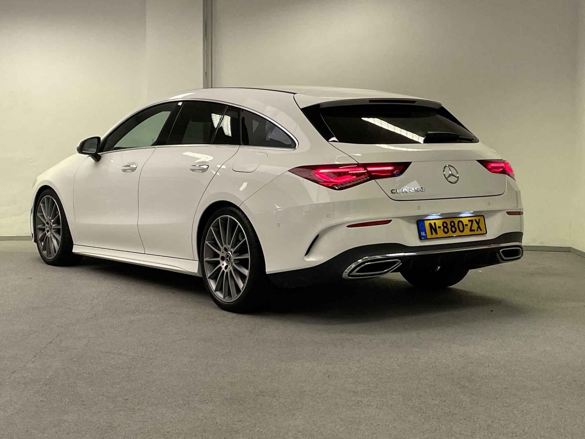 Mercedes-Benz CLA-klasse Shooting Brake 250 AMG Line Premium | BURMESTER | LEDER | DESIGNO INTERIEUR | - 3/40