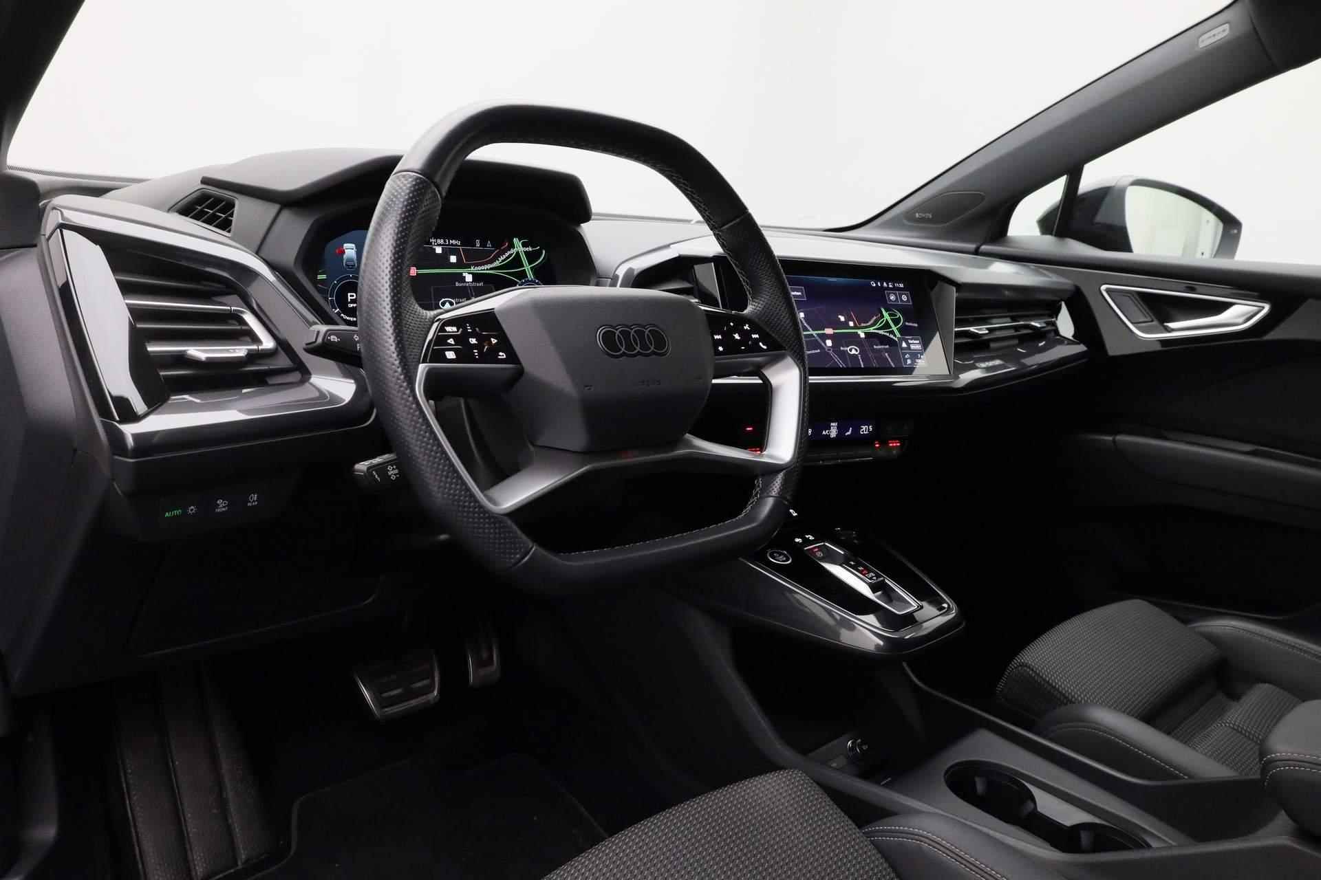 Audi Q4 e-tron 40 204PK Launch edition S Competition 77 kWh / S-Line | Pano | Trekhaak | Warmtepomp | Matrix LED | HUD | SONOS | Keyless | Camera | Navi | Stoelverwarming | ACC - 3/52