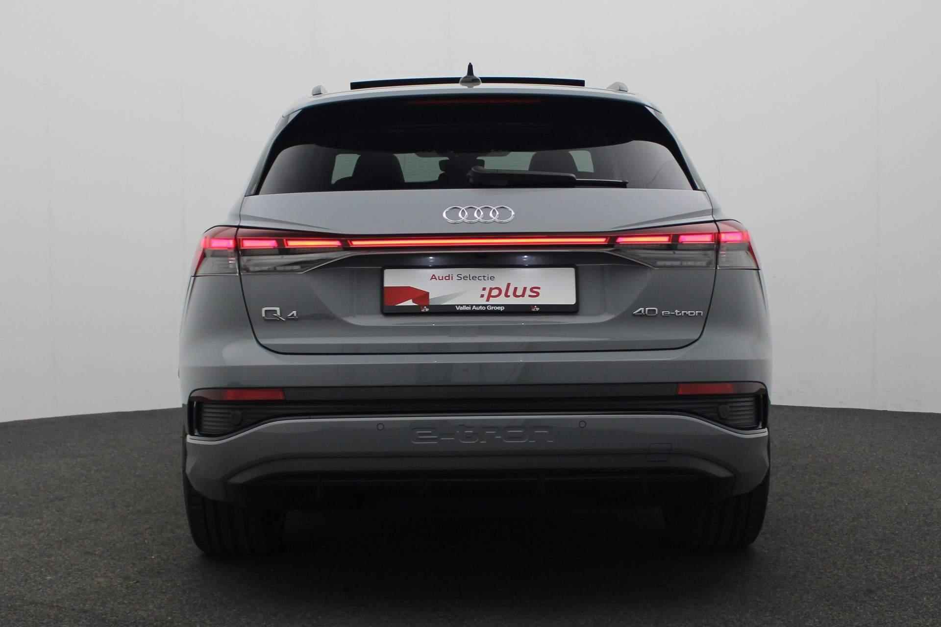 Audi Q4 e-tron 40 204PK Launch edition S Competition 77 kWh / S-Line | Pano | Trekhaak | Warmtepomp | Matrix LED | HUD | SONOS | Keyless | Camera | Navi | Stoelverwarming | ACC - 22/52