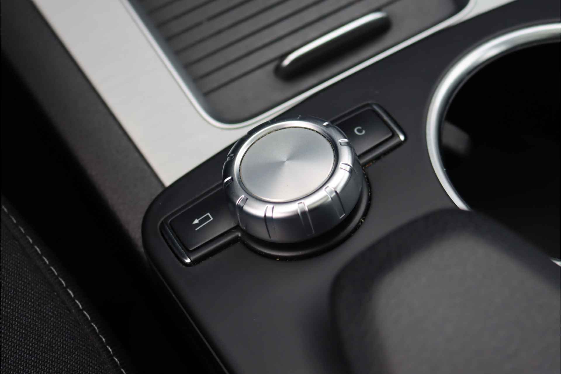 Mercedes-Benz GLK-Klasse 220 CDI AMG Line Aut7, Ambition, Panoramadak, Trekhaak, Intelligent Light System, Stoelverwarming, Cruise Control, Etc. - 28/32