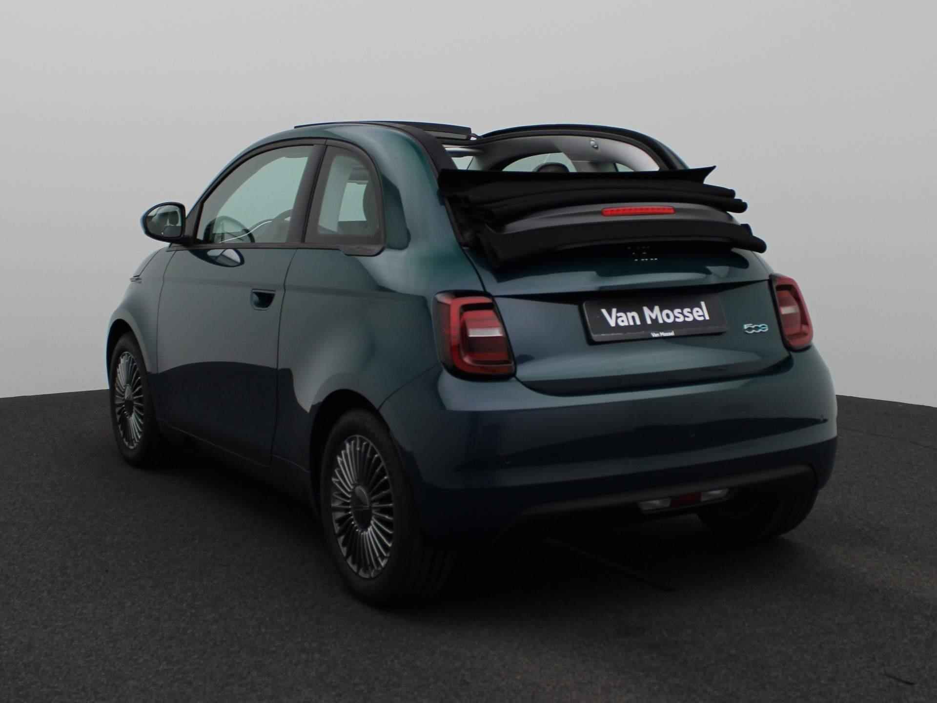 Fiat 500e C Icon 42 kWh |  €22.900,- na aftrek subsidie | Cabrio | LMV | Stoel Verw. | Navi | DAB | Climate control | - 4/46