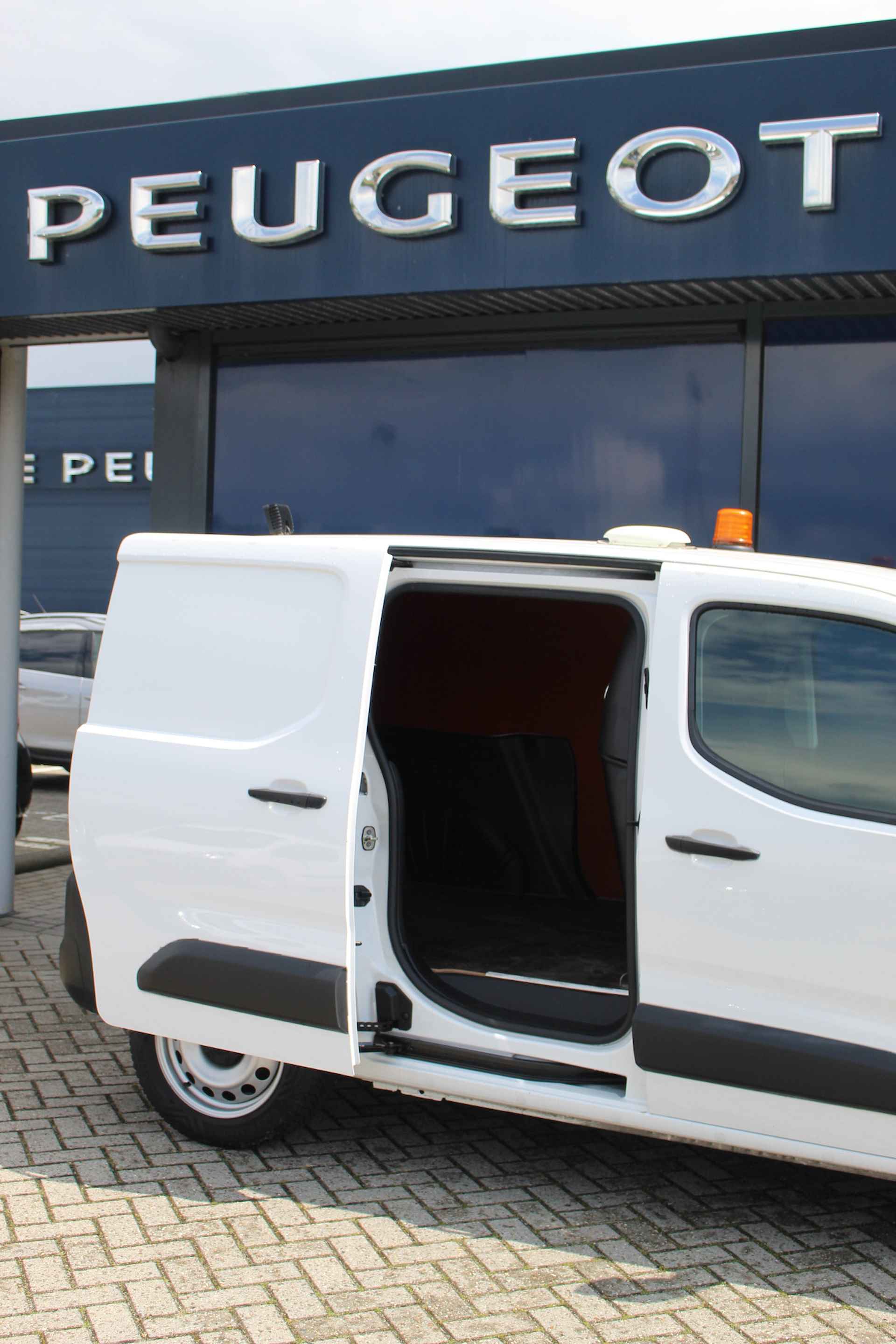 Peugeot Partner 1.5 130 pk Aut. Premium | Airco | AppleCarPlay | Cruise Control | ParkAssist | Schuifdeur Rechts | Airco | AppleCarPlay | Cruise Control | ParkAssist | Schuifdeur Rechts - 13/37