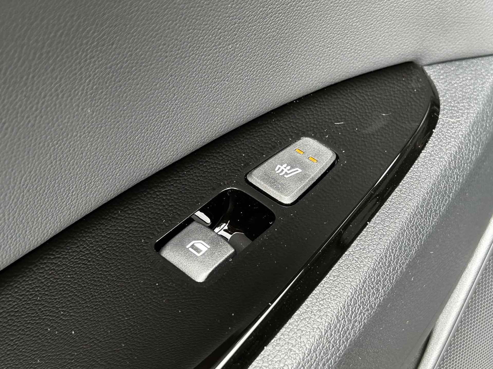 Kia Sportage 1.6 T-GDi Plug-in Hybrid DynamicPlusLine op voorraad in het groen/ op=op | € 2.000 extra inruilvoordeel | pano dak / elektrische klep / elek. stoelen - 38/50