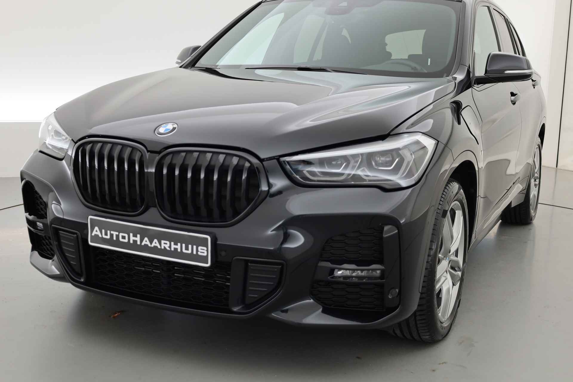 BMW X1 xDrive25e M Sport | Navi | Camera | Afn. Trekhaak | 18" | LED | Stoelverw. | - 20/27