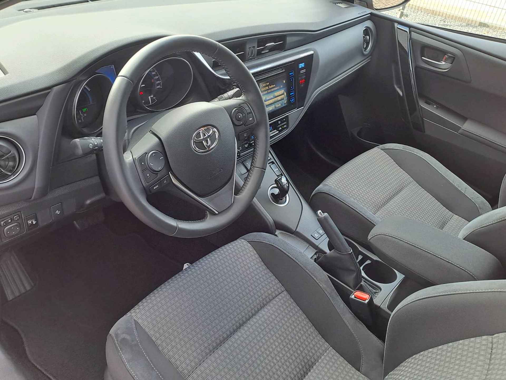 Toyota Auris Touring Sports 1.8 Hybrid Dynamic Automaat | Navi | Camera - 11/36