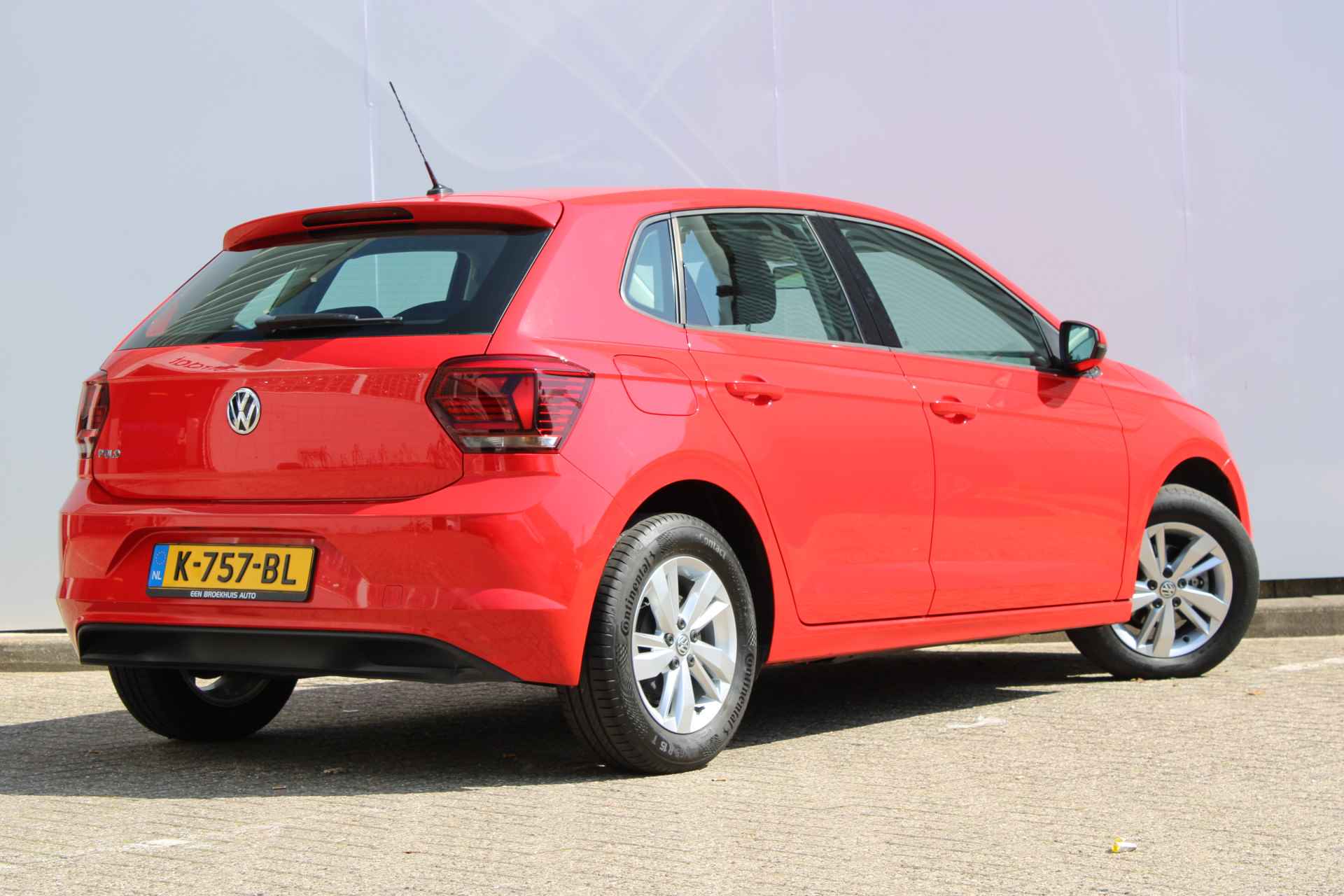 Volkswagen Polo 1.0 TSI 95PK Comfortline Business | Cruise Control | Airco | 15'' LMV | Elektrische ramen v | Navi by App | App-Connect - 4/39