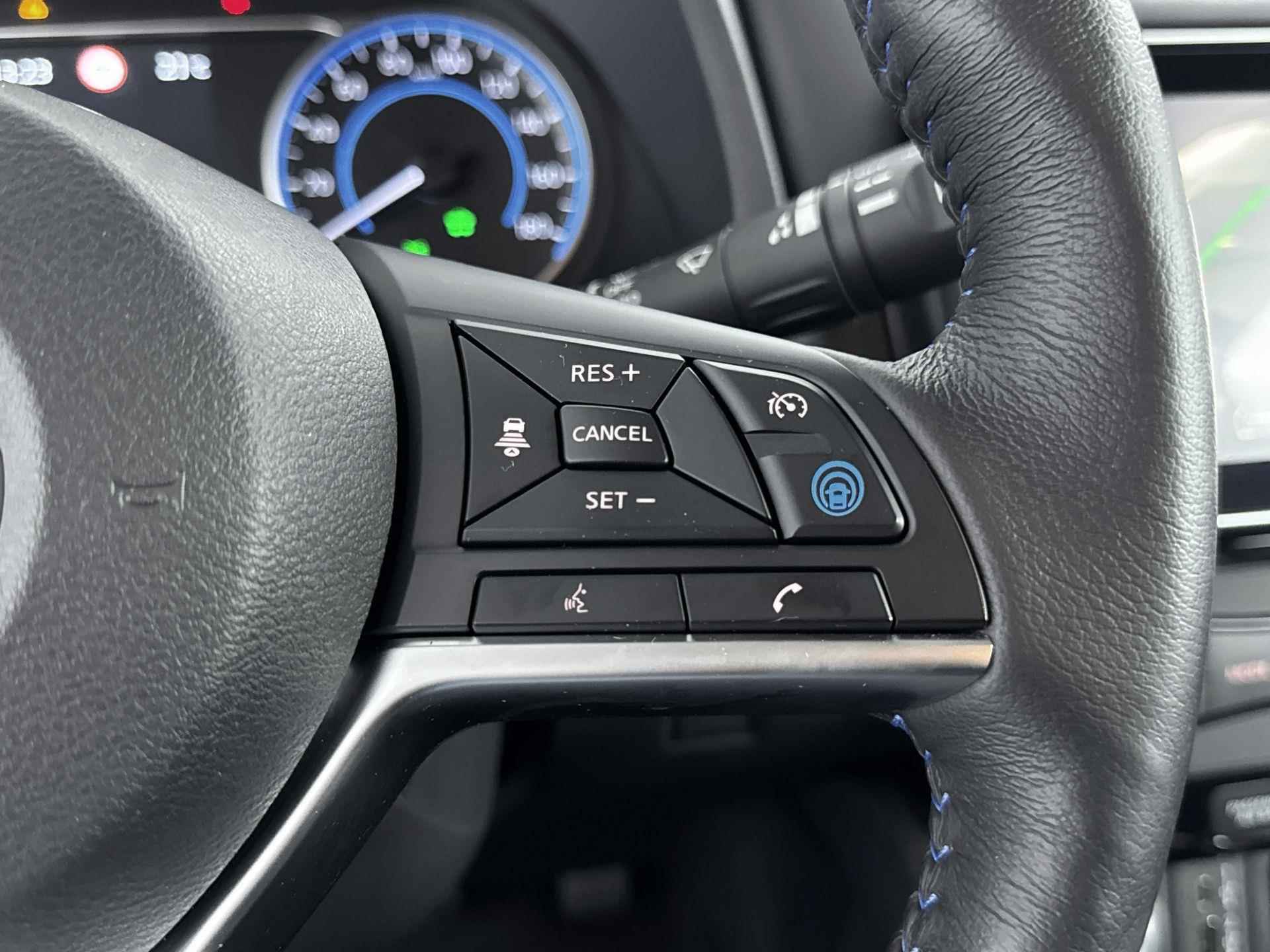 Nissan LEAF Tekna 40 kWh Stoelverwarming | Kunstlederen bekleding | AutoPilot | Navigatie - 17/24