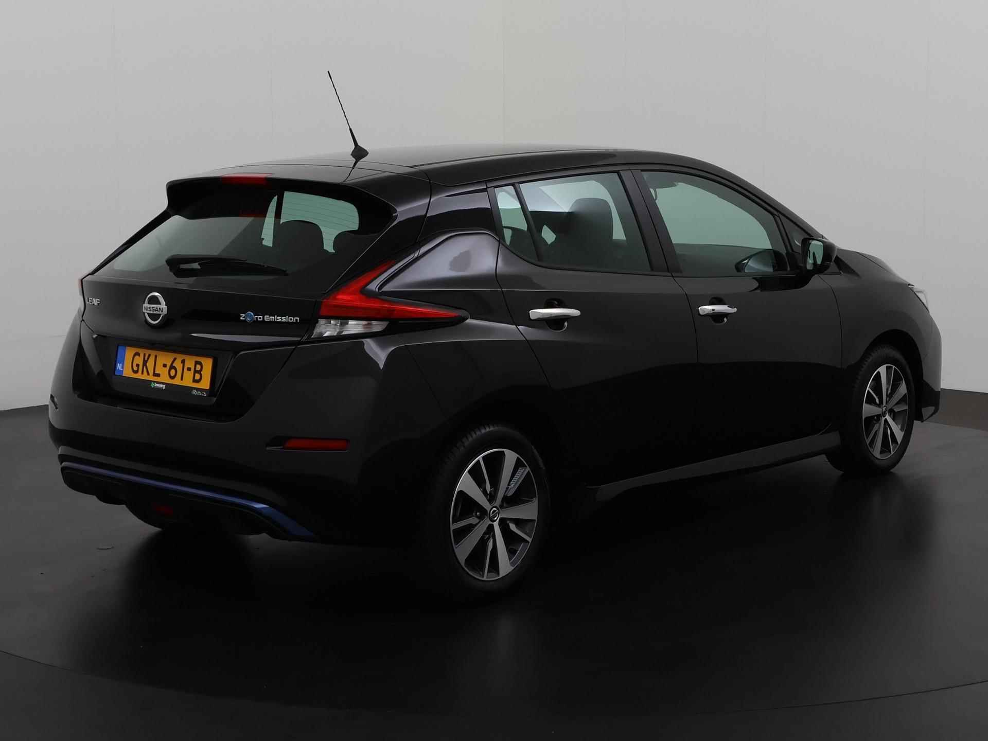 Nissan LEAF Acenta 40 kWh | Area View | Stuur & Stoelverwarming | Zondag Open! - 4/39