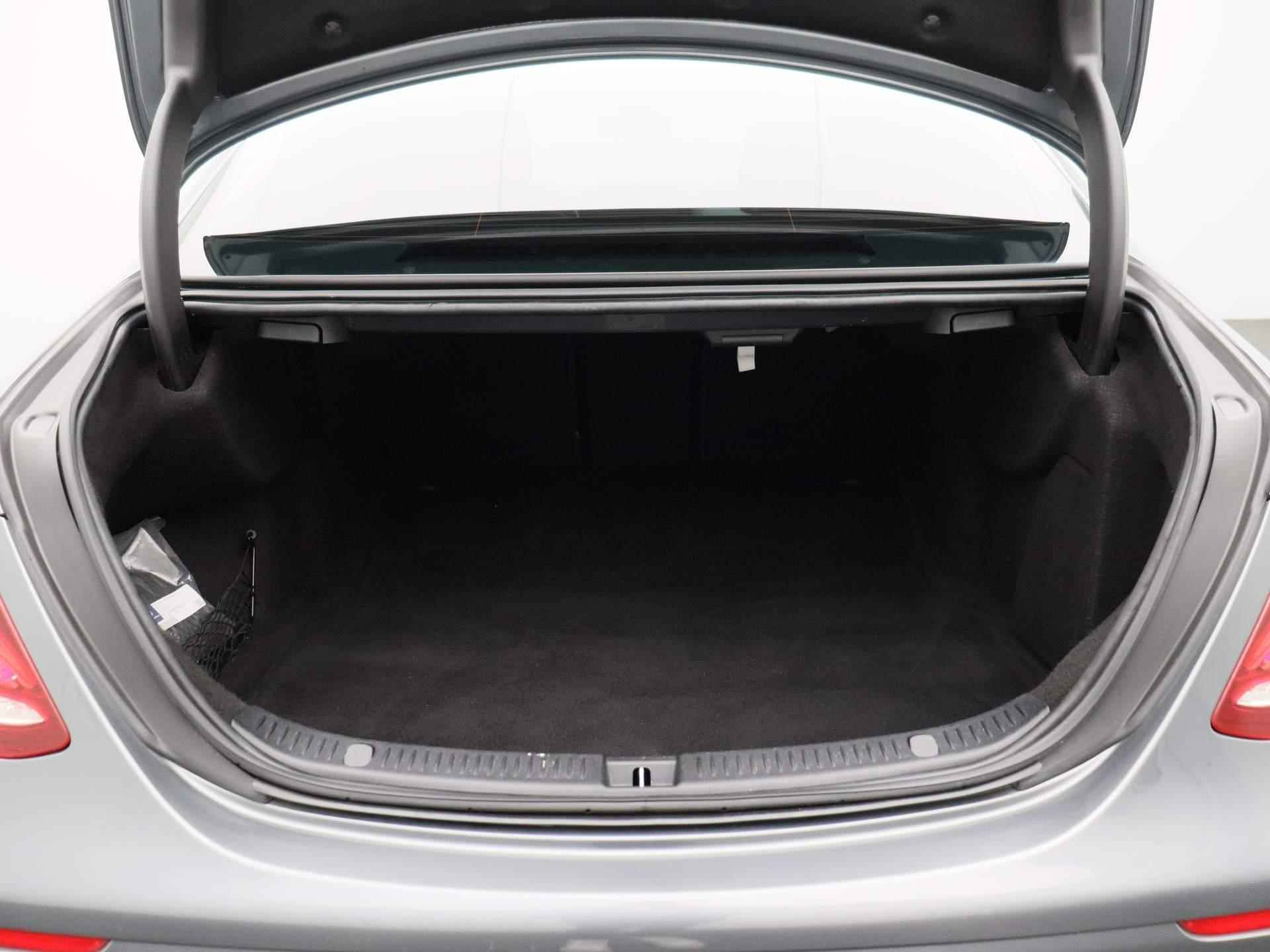 Mercedes-Benz E-klasse 200 Business Solution | Navi | Cruise | Camera | PDC V+A | Ambient Light | LED | Sport Stoelen | Half-Leder | 12 Maand Bovag Garantie! | - 14/40