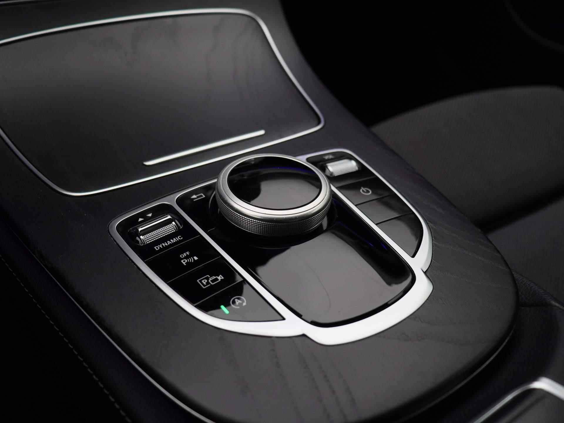 Mercedes-Benz E-klasse 200 Business Solution | Navi | Cruise | Camera | PDC V+A | Ambient Light | LED | Sport Stoelen | Half-Leder | 12 Maand Bovag Garantie! | - 20/40